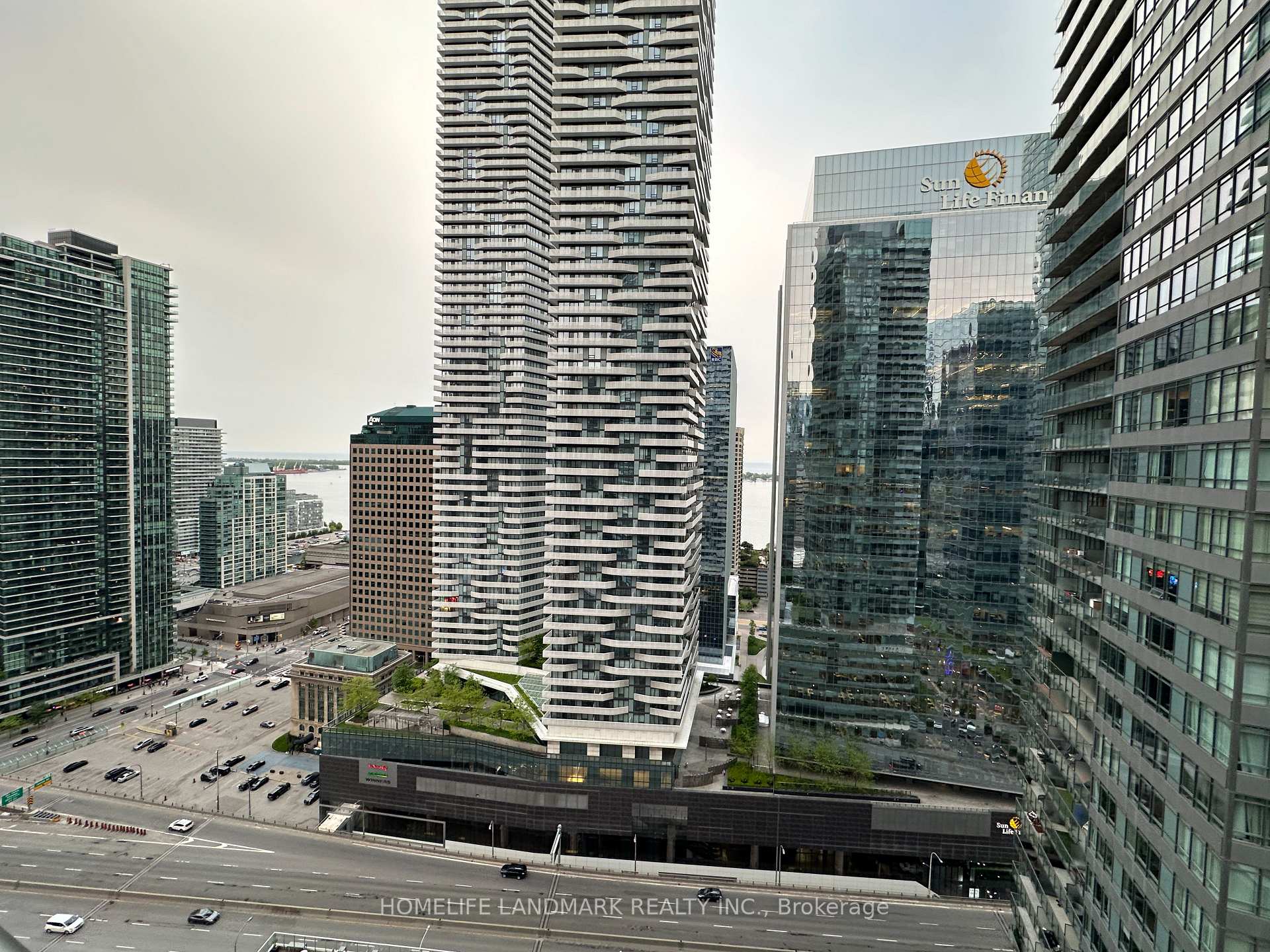 Photo 10 of Unit 2701, 65 Bremner Boulevard, Toronto, Waterfront Communities — HOMEH