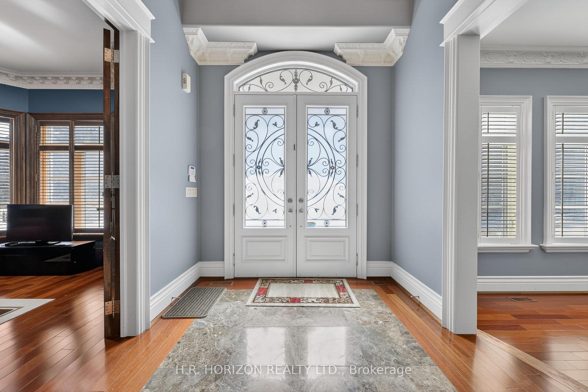 Photo 7 of 13045 Jane Street, King, King City — HOMEH