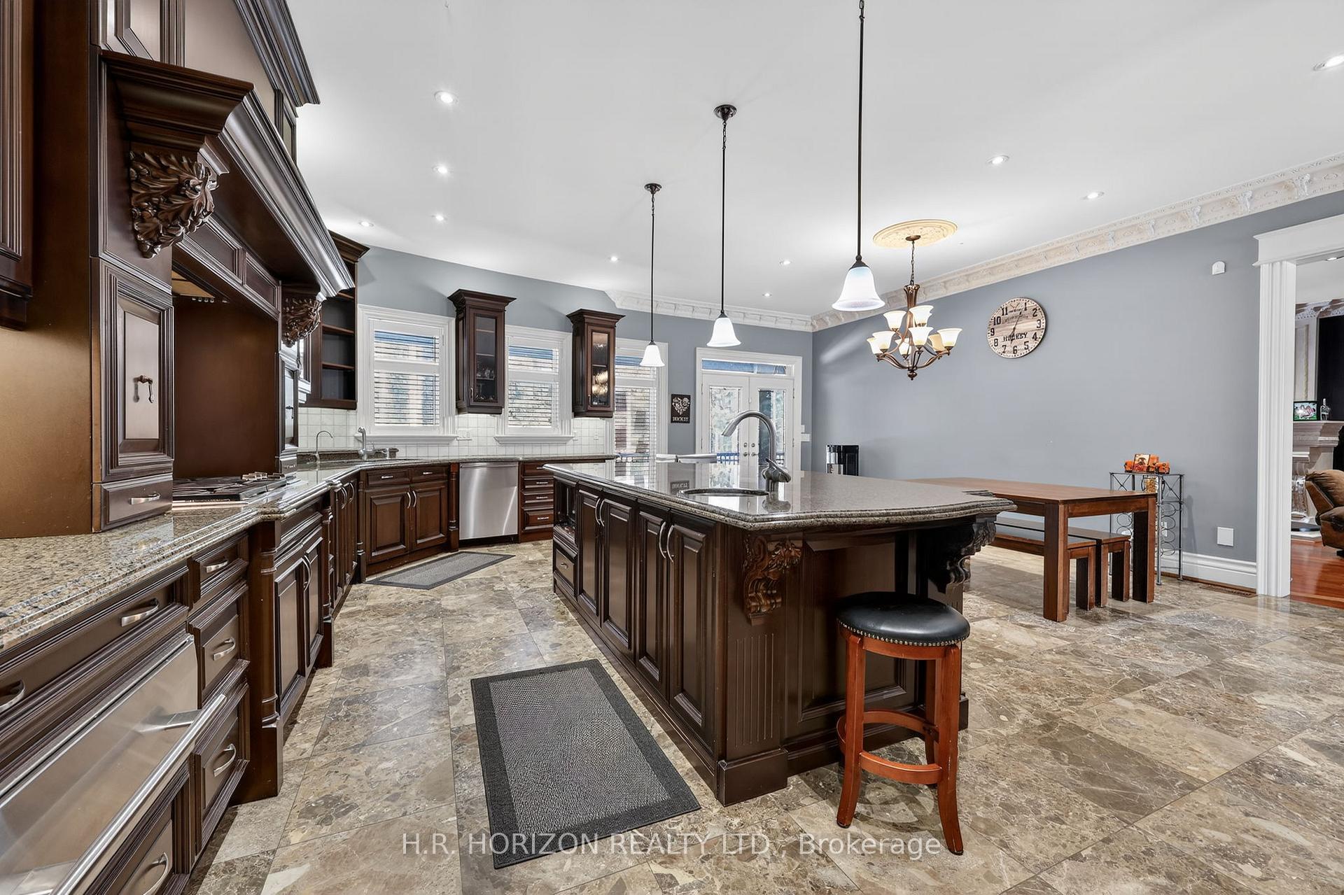 Photo 17 of 13045 Jane Street, King, King City — HOMEH
