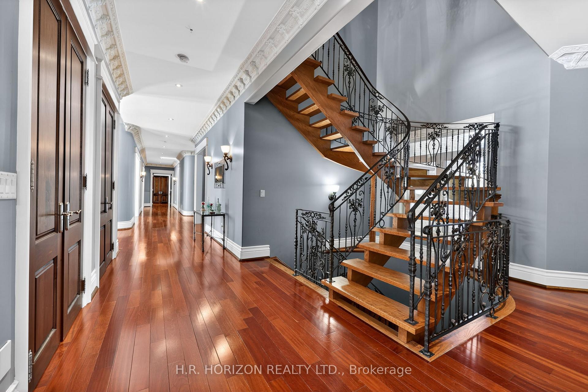 Photo 19 of 13045 Jane Street, King, King City — HOMEH