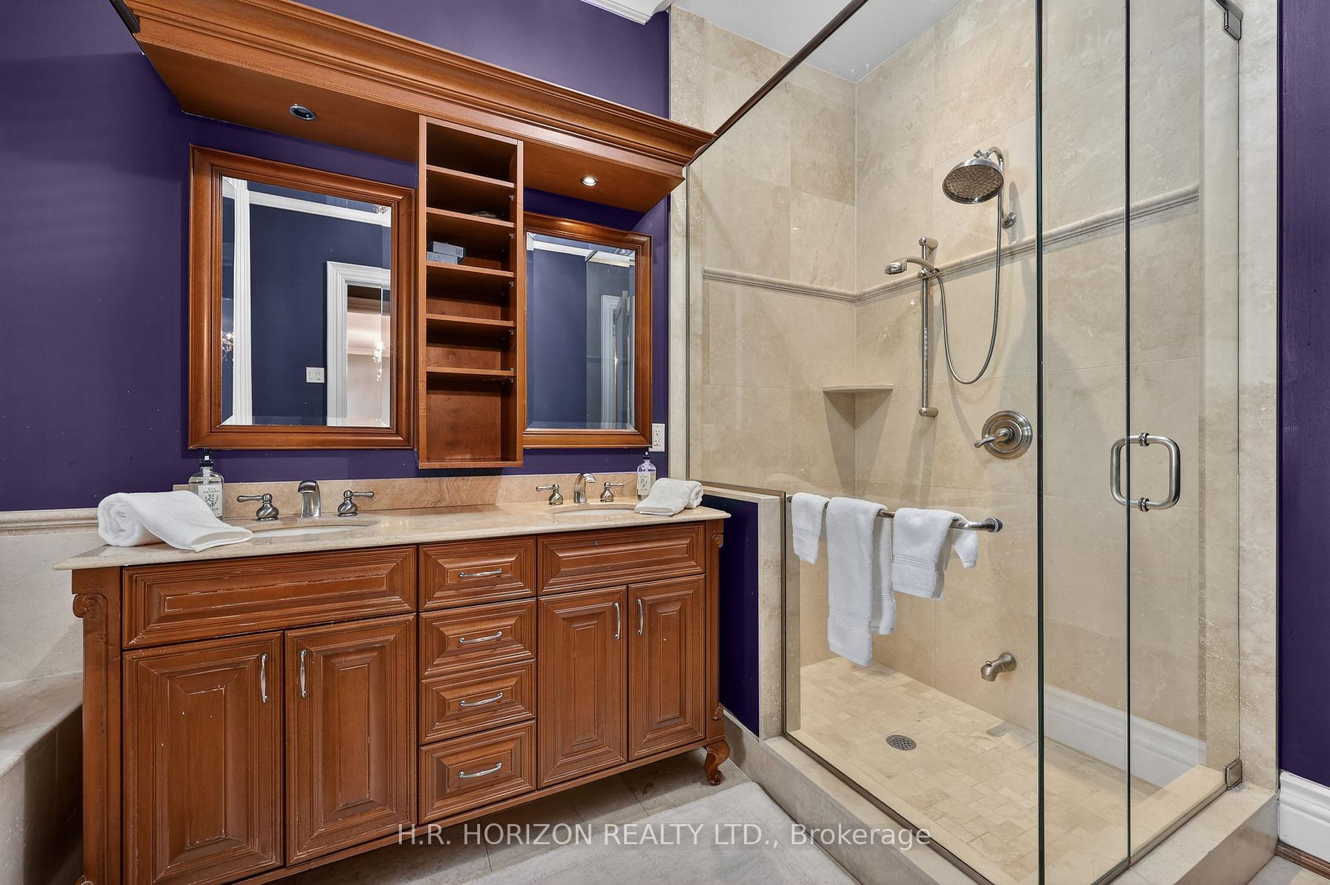 Photo 24 of 13045 Jane Street, King, King City — HOMEH
