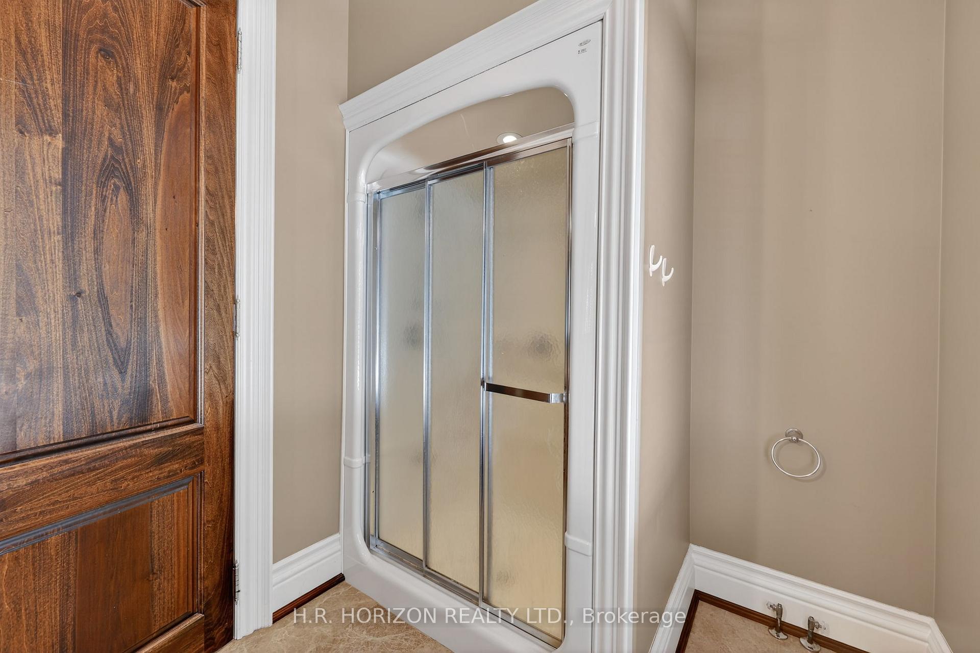 Photo 36 of 13045 Jane Street, King, King City — HOMEH