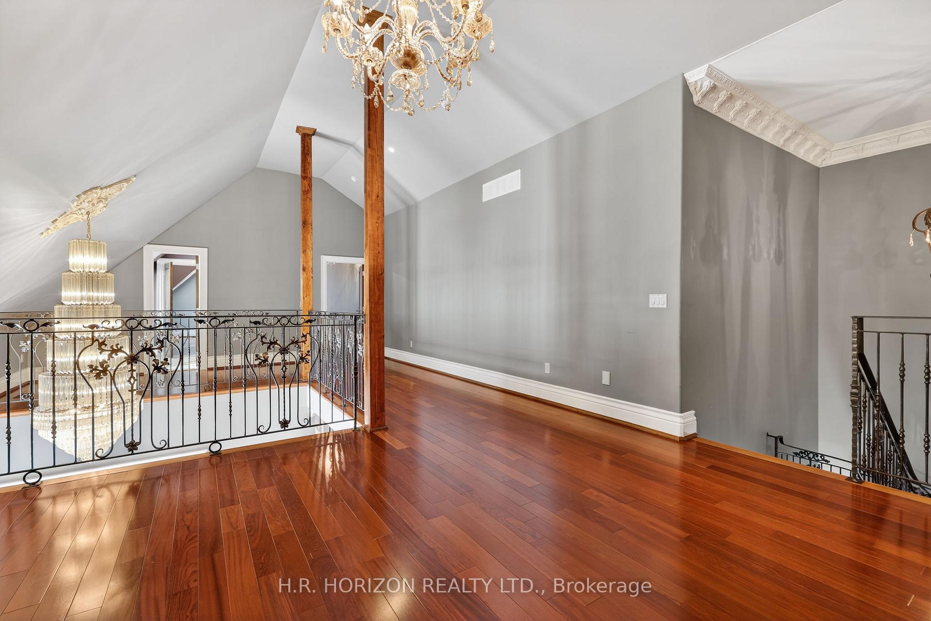 Photo 37 of 13045 Jane Street, King, King City — HOMEH