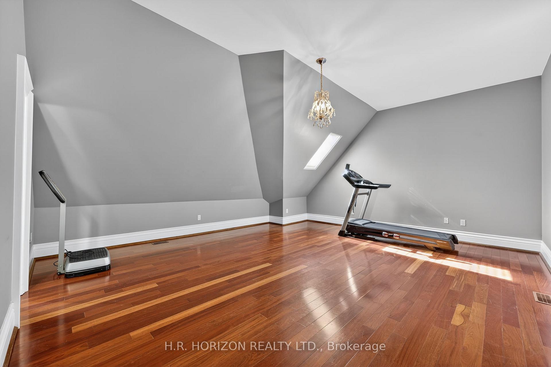 Photo 38 of 13045 Jane Street, King, King City — HOMEH