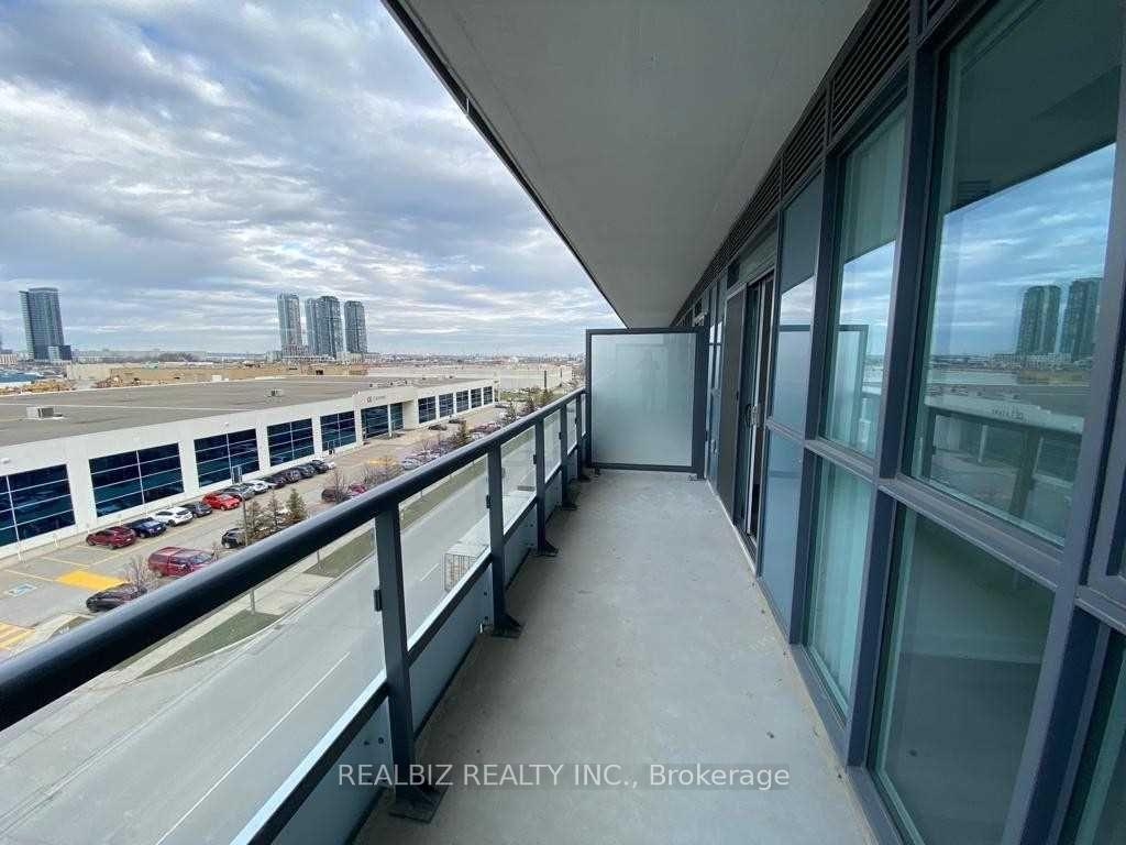 Photo 9 of Unit 618, 10 Honeycrisp Crescent, Vaughan, Vaughan Corporate Centre — HOMEH