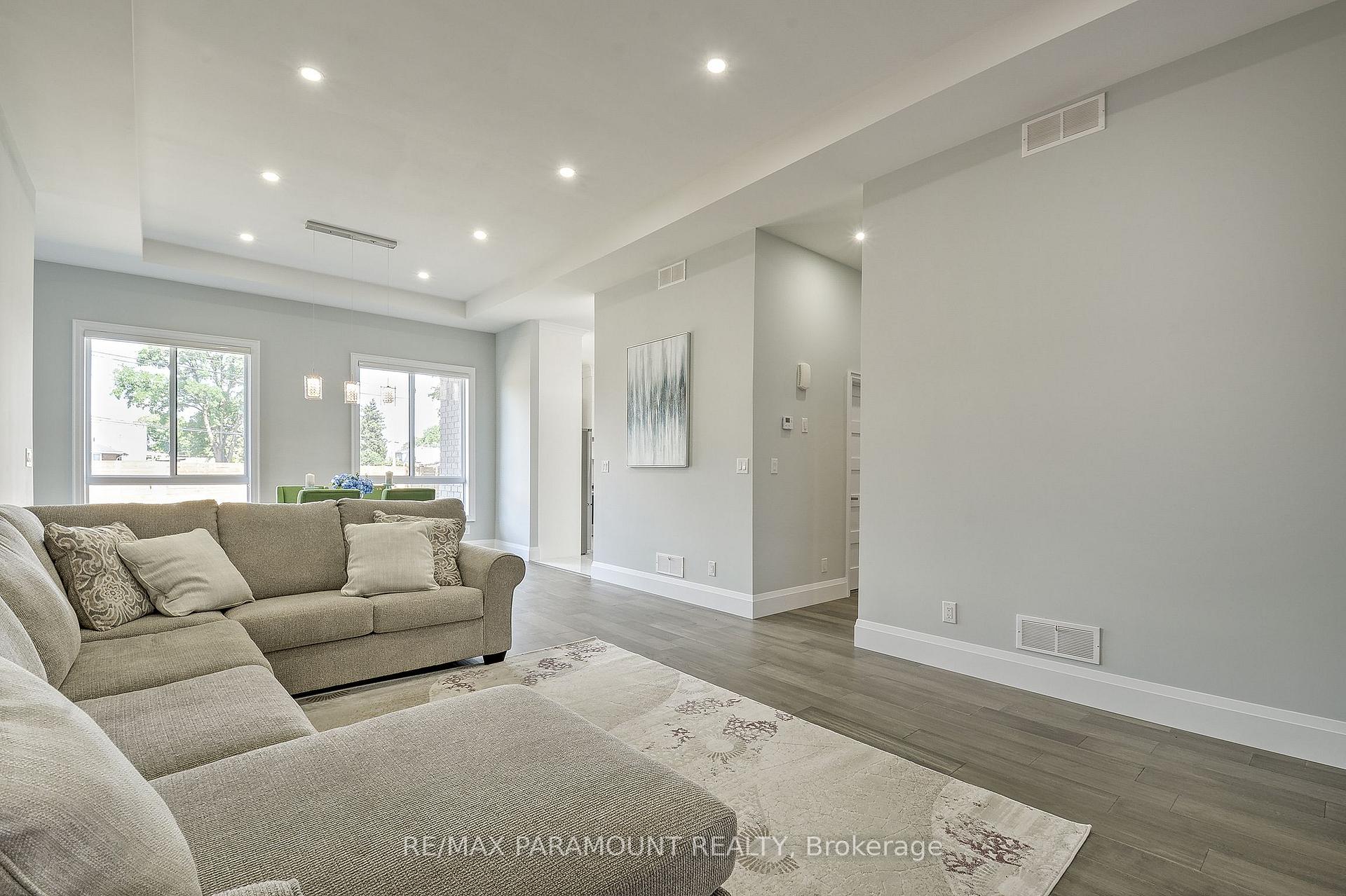 Photo 10 of 1780 Pierre Avenue, Windsor, South Walkerville — HOMEH