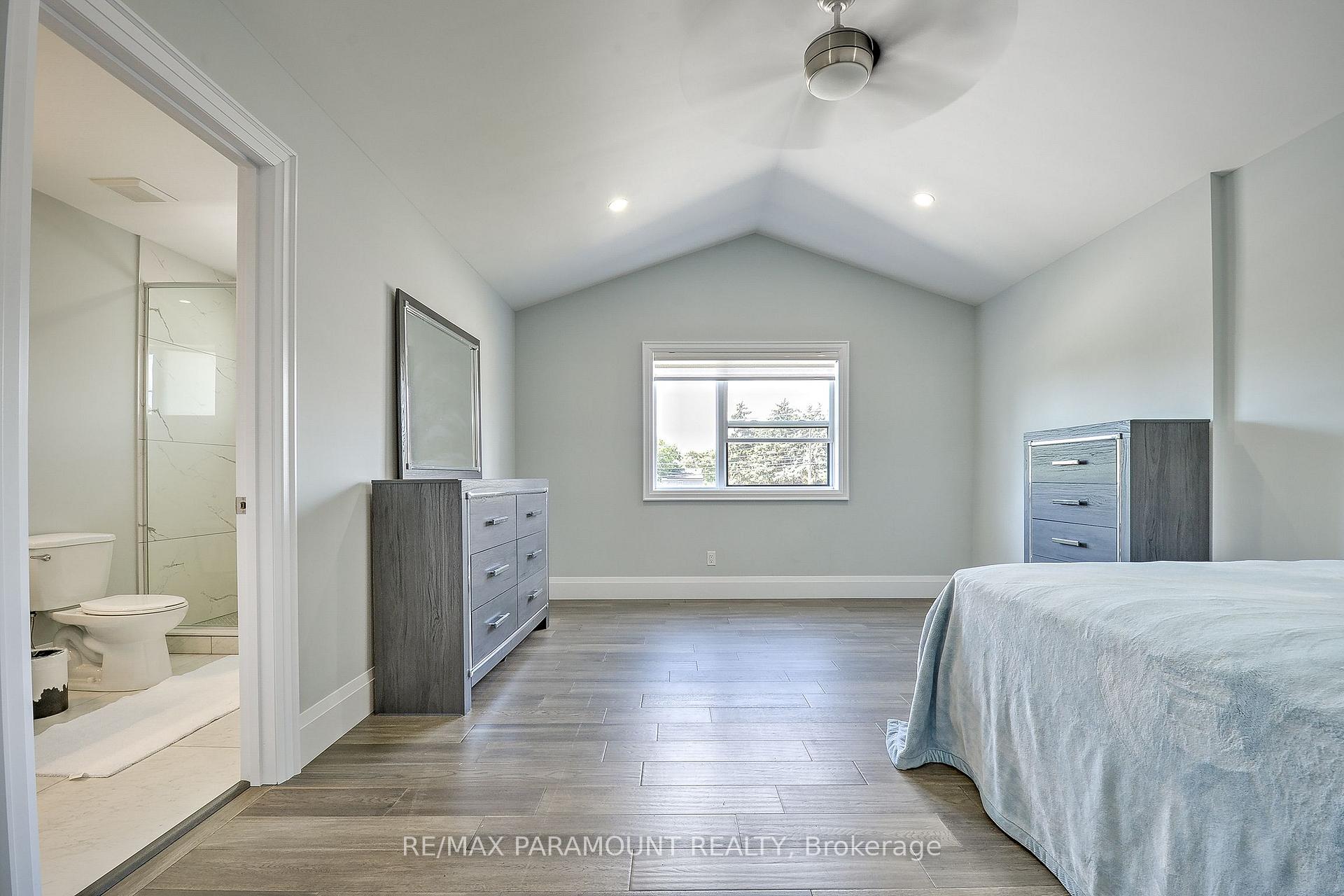 Photo 20 of 1780 Pierre Avenue, Windsor, South Walkerville — HOMEH