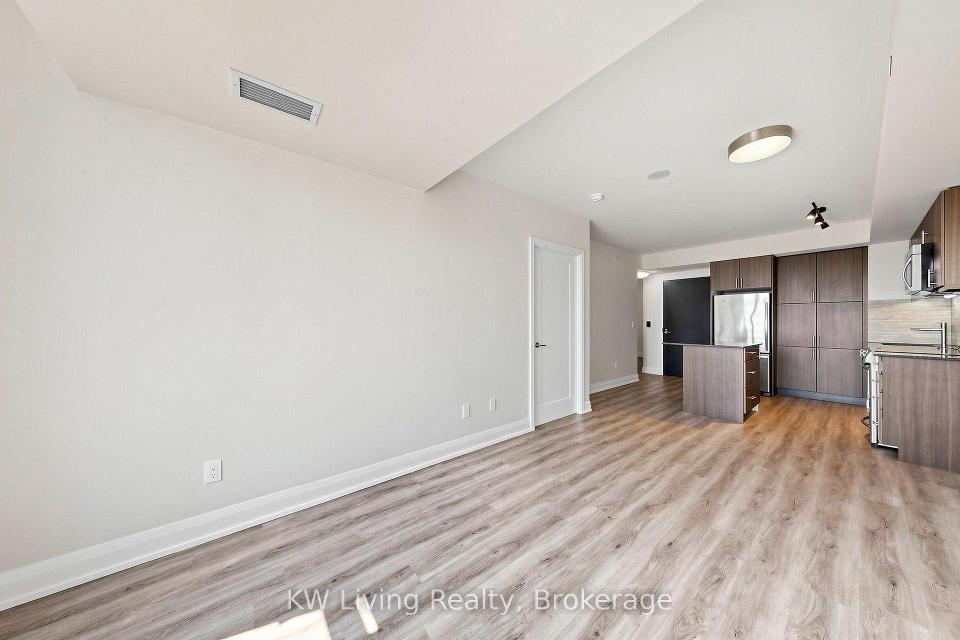 Photo 5 of Unit 312, 18 Graydon Hall Drive, North York, Parkwoods-Donalda — HOMEH