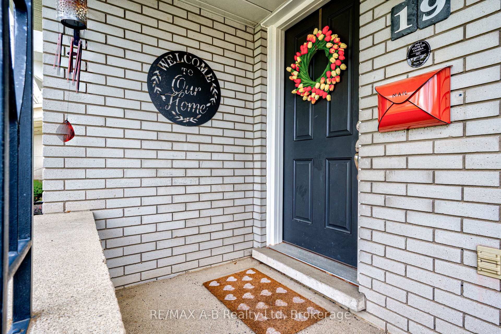 Photo 3 of 19 Linton Place, Kitchener, Stanley Park — HOMEH