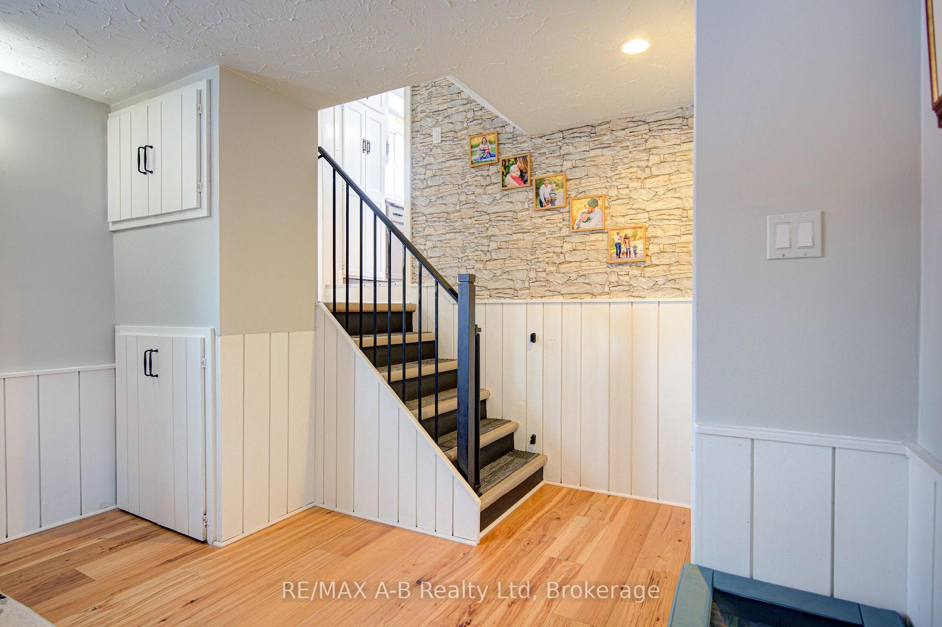 Photo 27 of 19 Linton Place, Kitchener, Stanley Park — HOMEH