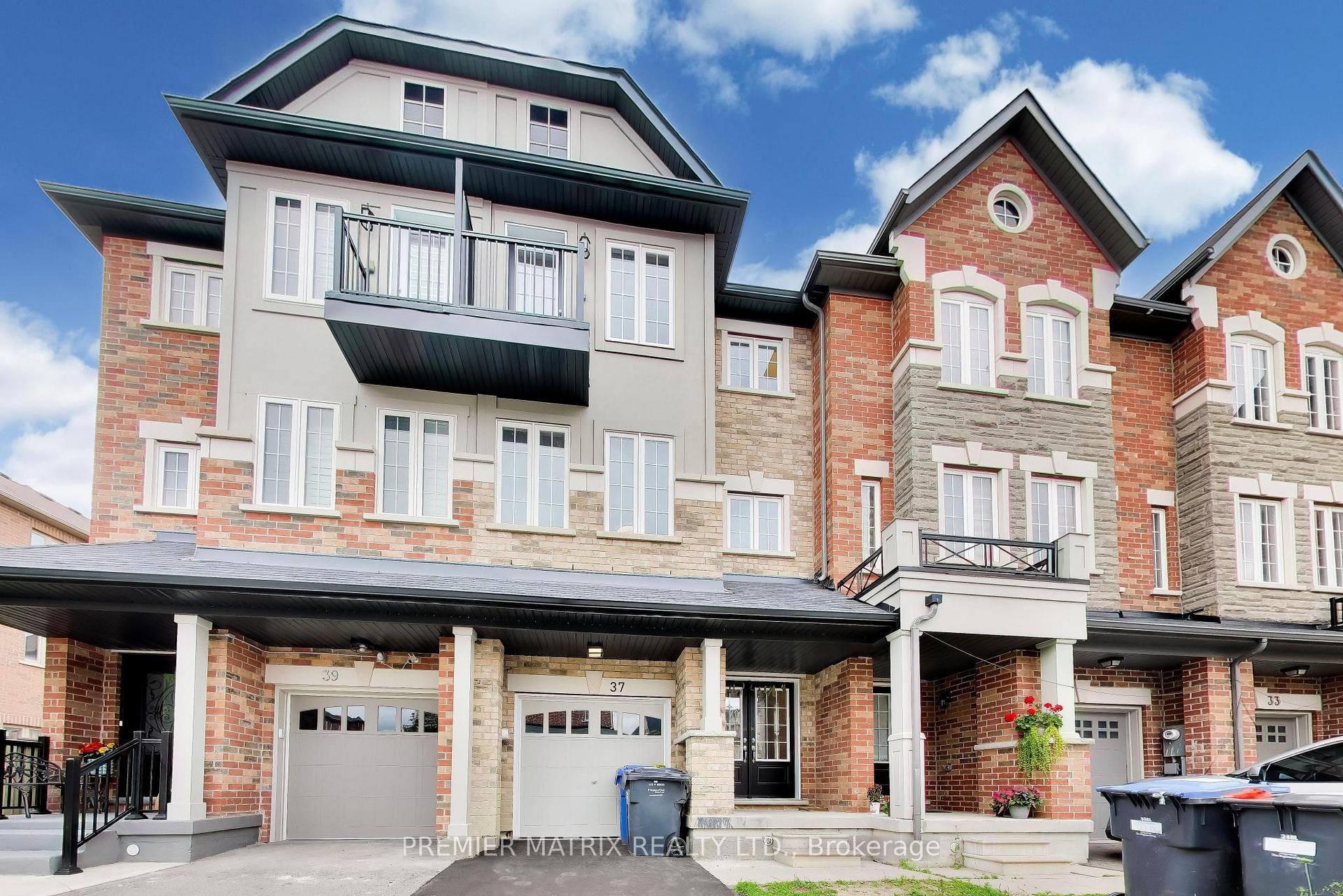 Photo 2 of 37 Shiff Crescent, Brampton, Heart Lake East — HOMEH