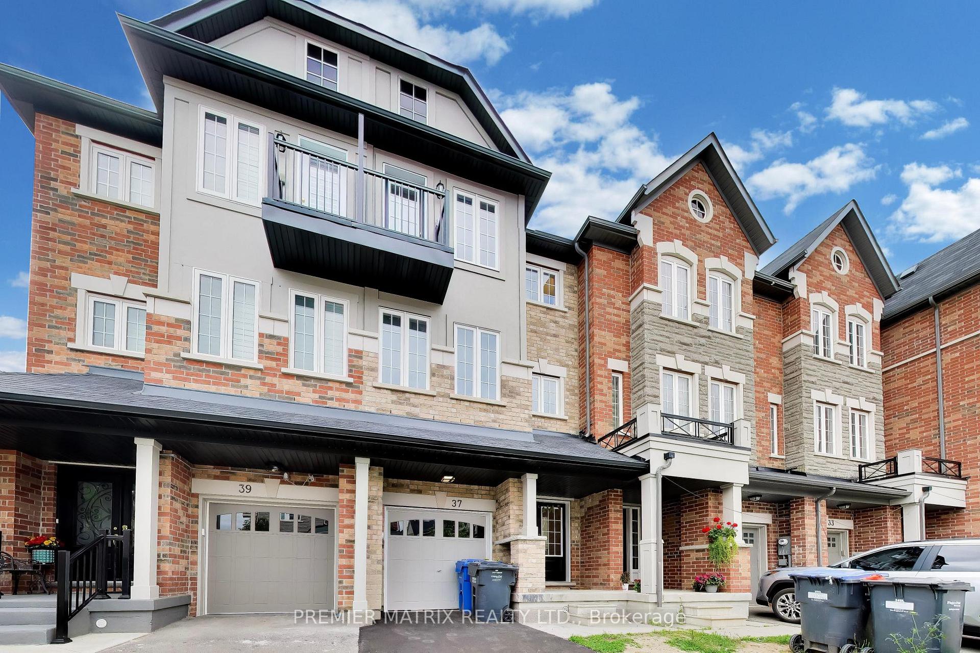 Photo 3 of 37 Shiff Crescent, Brampton, Heart Lake East — HOMEH