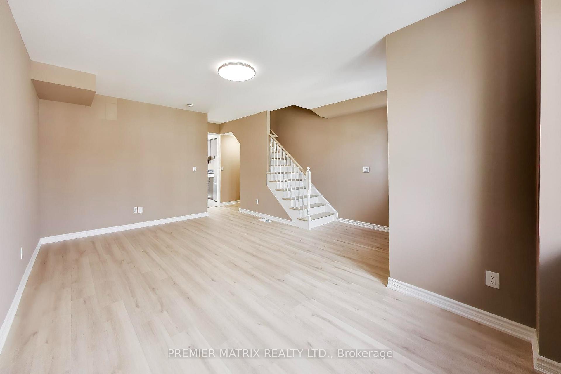 Photo 9 of 37 Shiff Crescent, Brampton, Heart Lake East — HOMEH