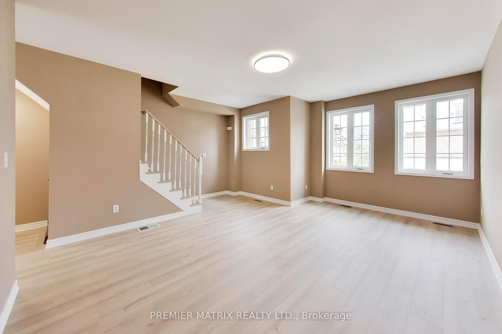 Photo 10 of 37 Shiff Crescent, Brampton, Heart Lake East — HOMEH