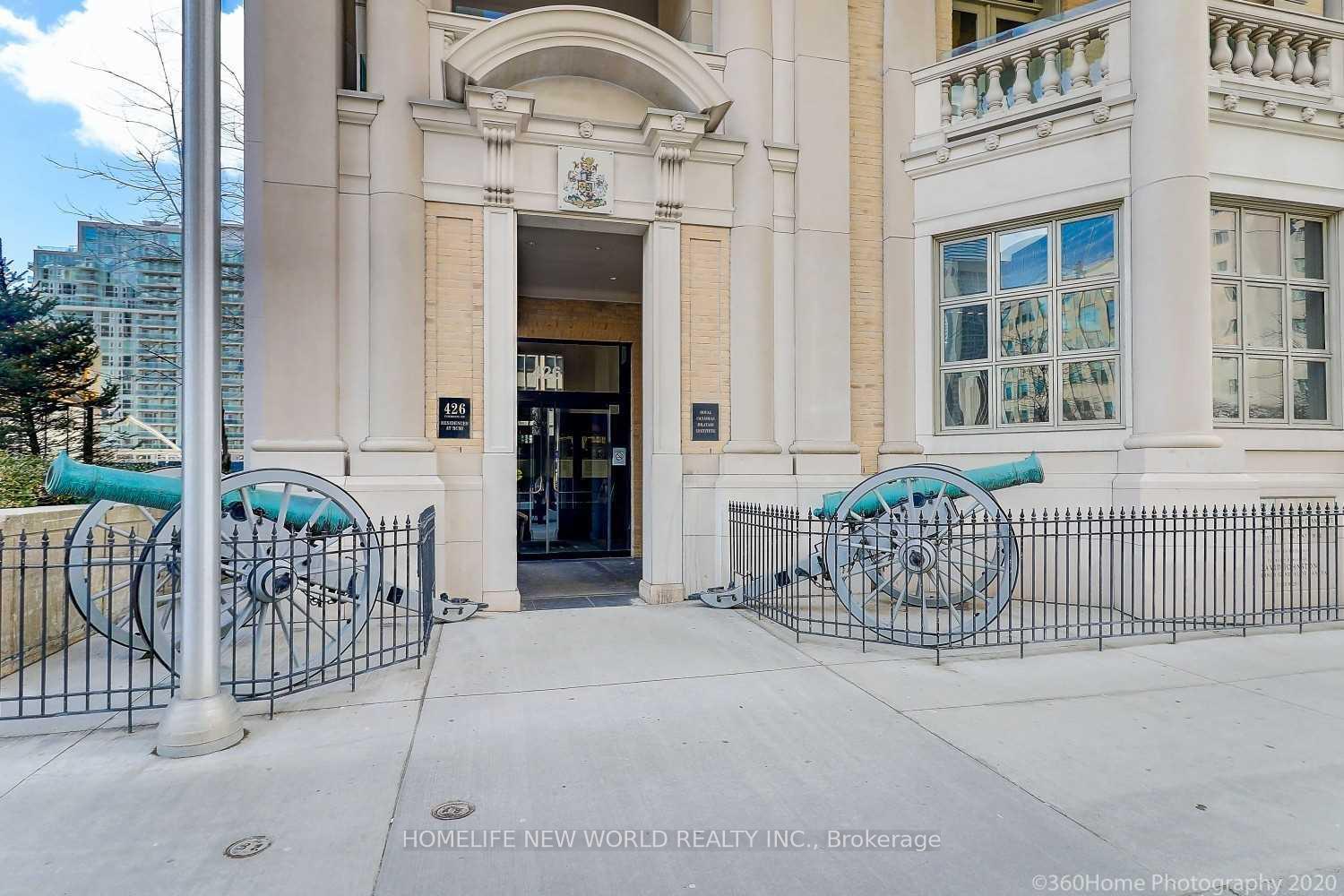 Front of Unit 1606, 426 University Avenue