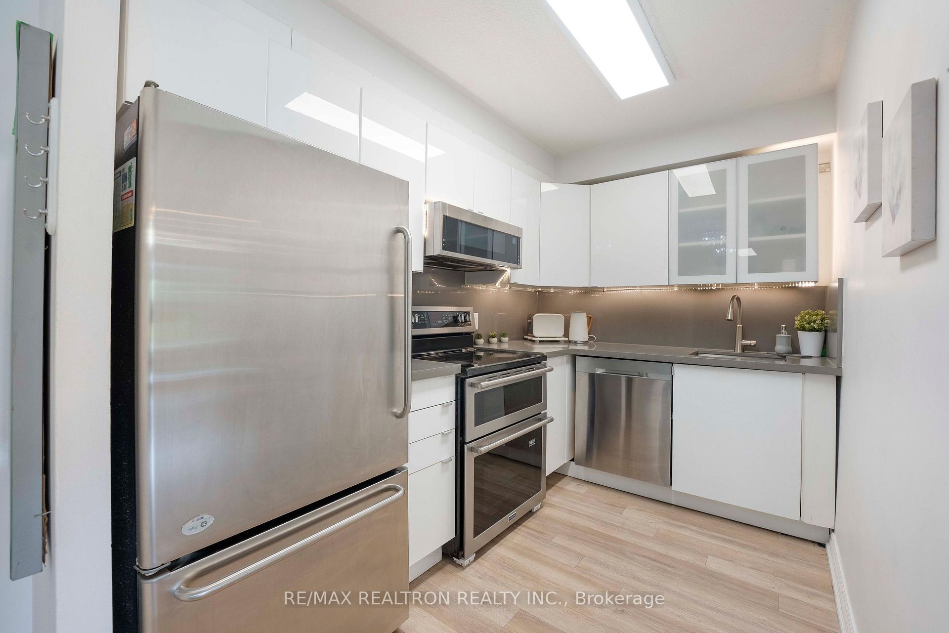 Photo 8 of Unit 315, 155 Riverglen Drive, Georgina, Keswick South — HOMEH