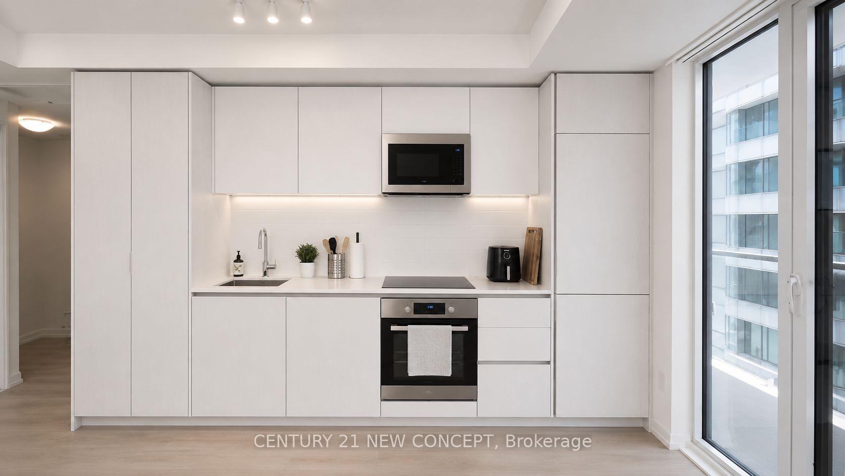 Photo 8 of Unit 1712, 8 Widmer Street, Toronto, Waterfront Communities — HOMEH