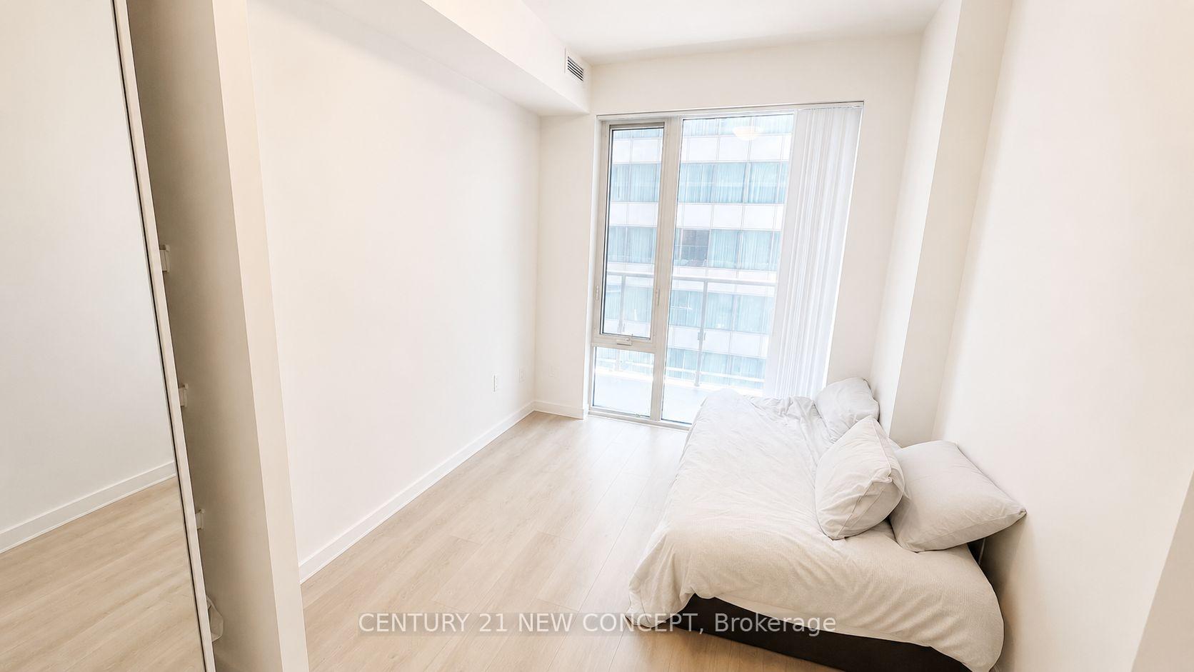 Photo 9 of Unit 1712, 8 Widmer Street, Toronto, Waterfront Communities — HOMEH