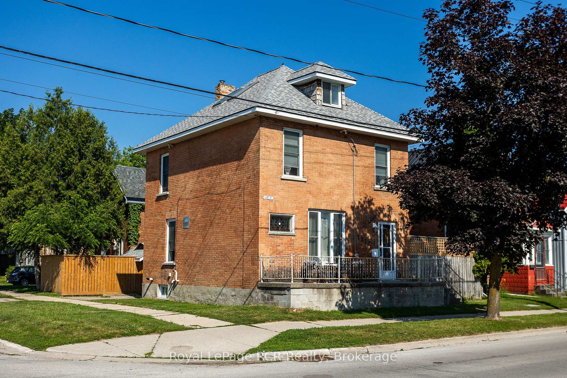 Photo of 1218 1st Avenue W