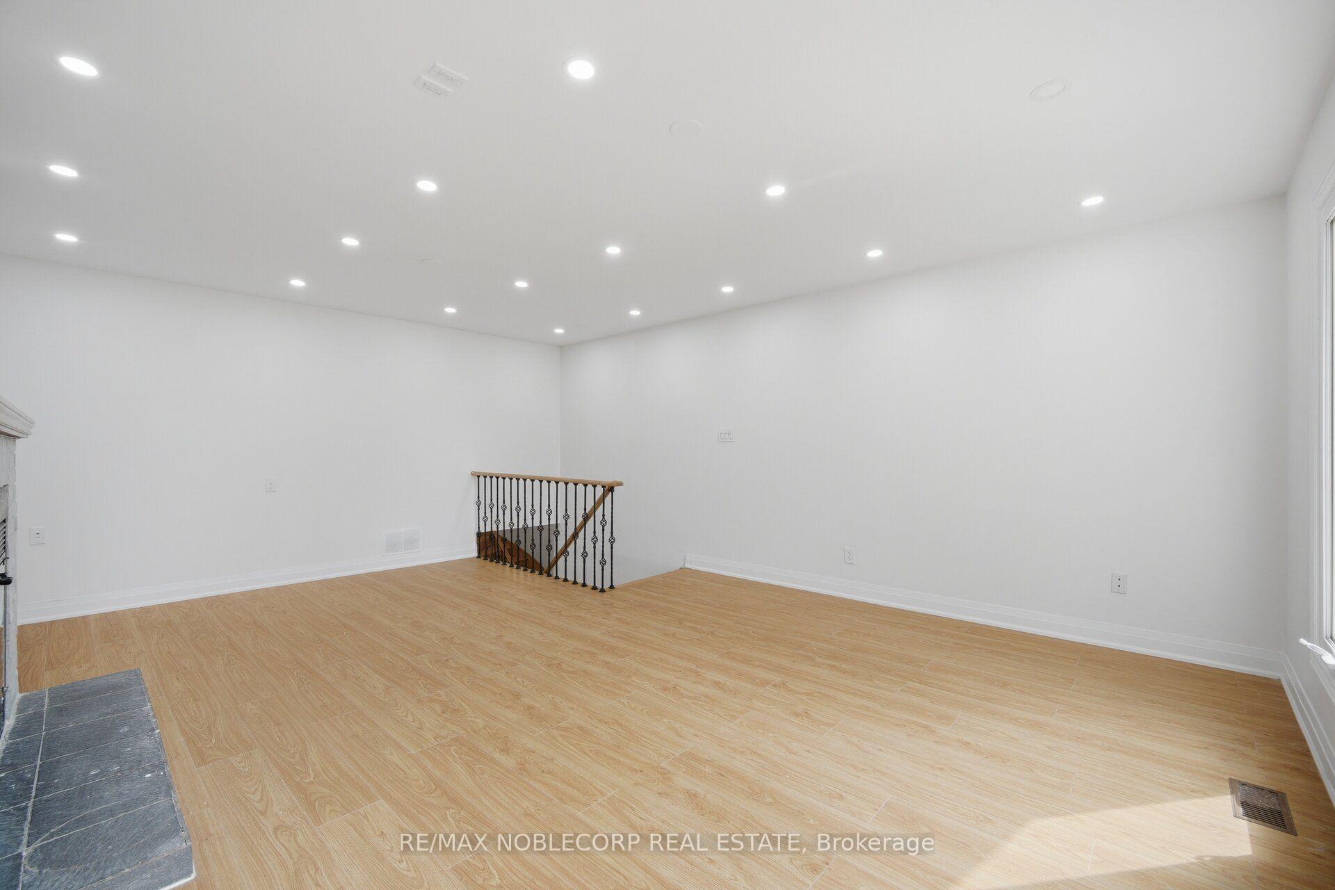 Photo 7 of 66 Cinrickbar Drive, Etobicoke, West Humber-Clairville — HOMEH