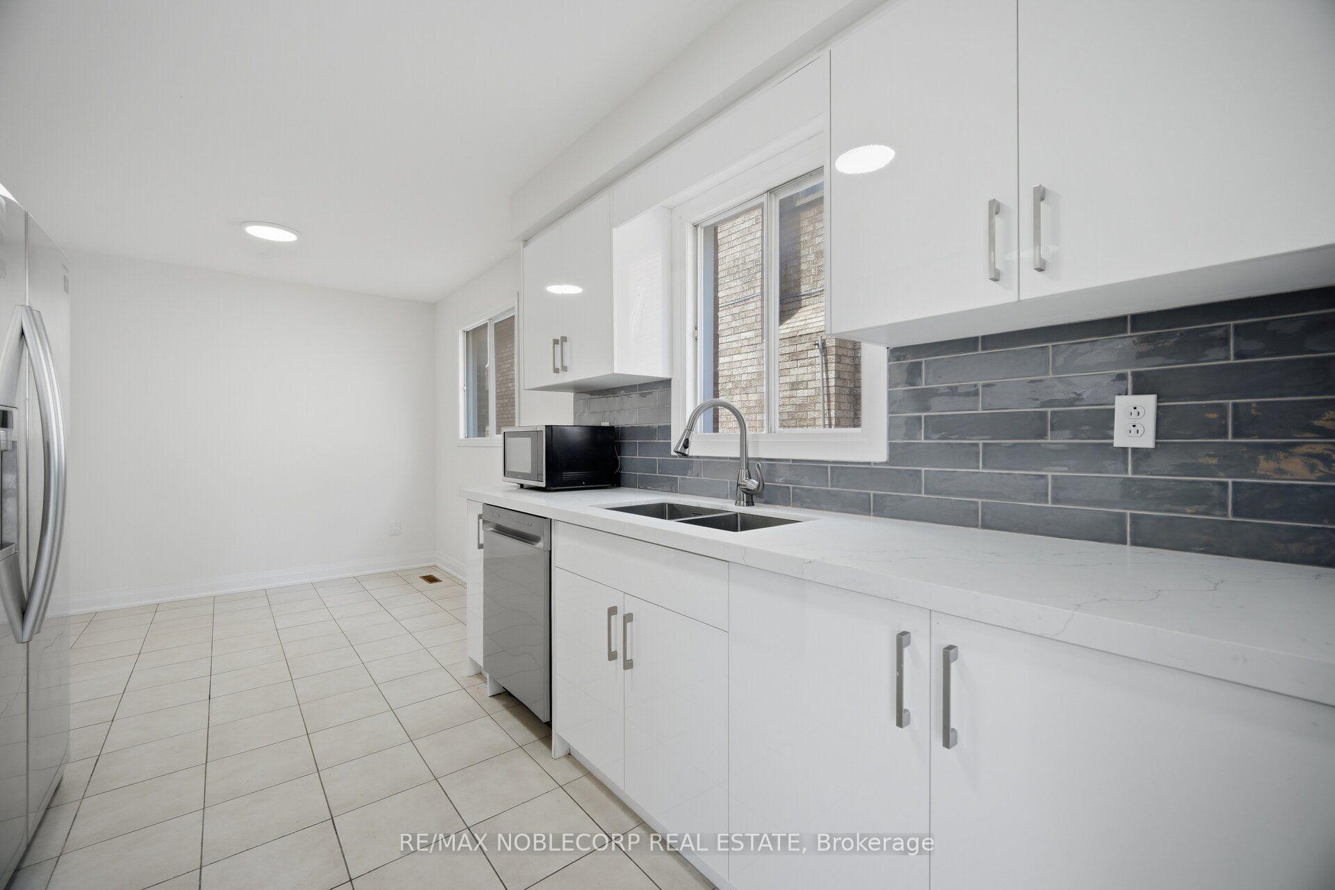 Photo 21 of 66 Cinrickbar Drive, Etobicoke, West Humber-Clairville — HOMEH