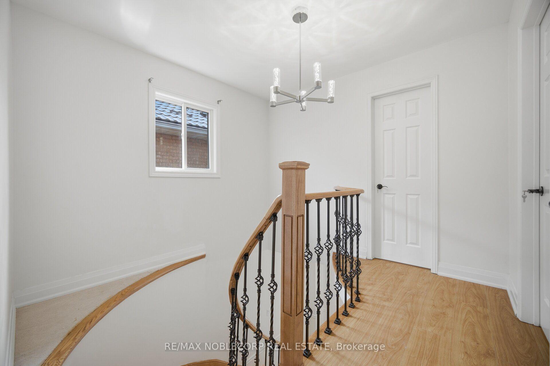 Photo 27 of 66 Cinrickbar Drive, Etobicoke, West Humber-Clairville — HOMEH