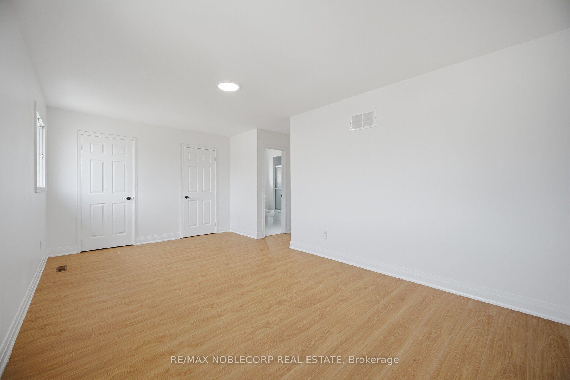 Photo 30 of 66 Cinrickbar Drive, Etobicoke, West Humber-Clairville — HOMEH