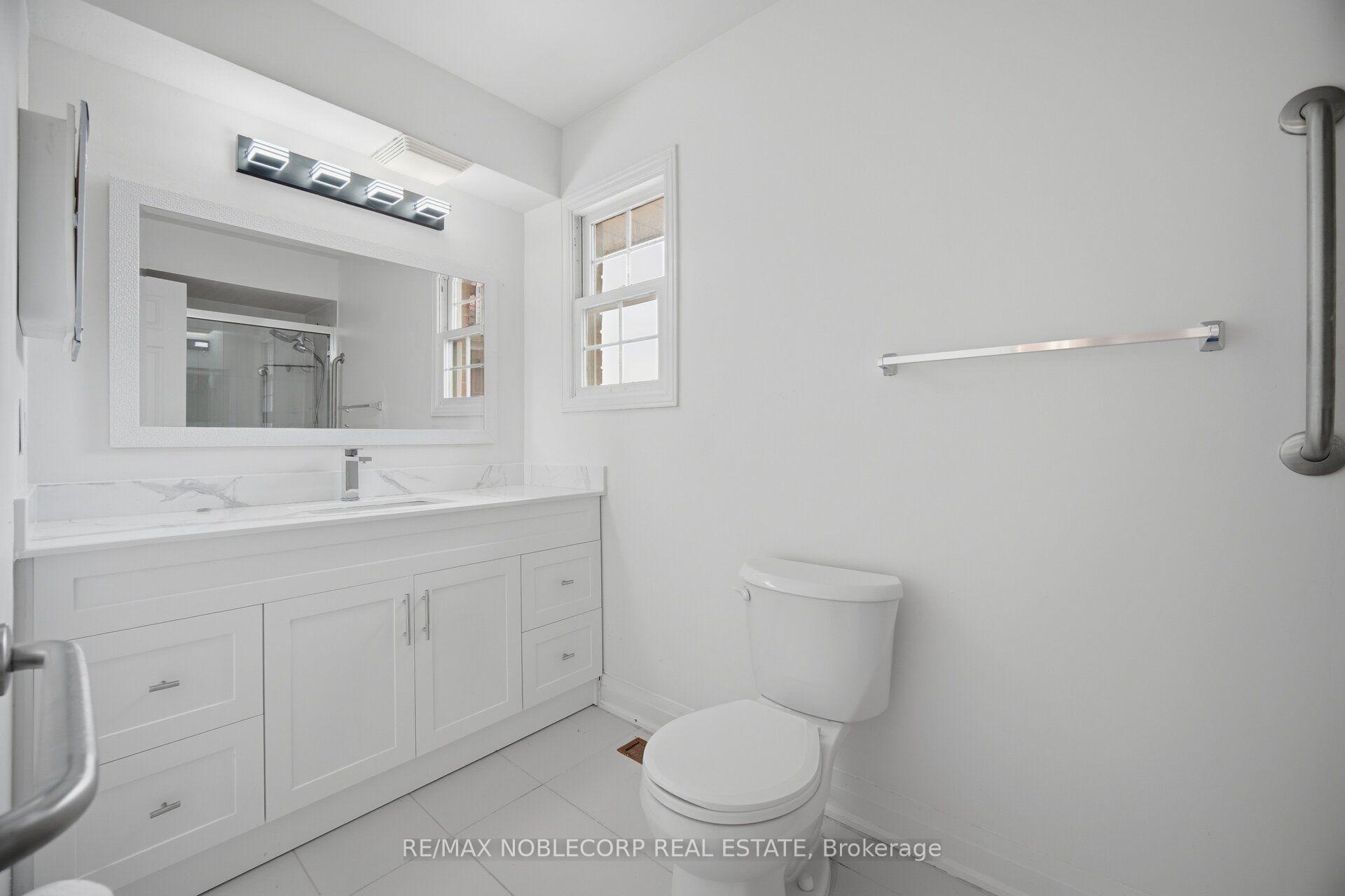 Photo 35 of 66 Cinrickbar Drive, Etobicoke, West Humber-Clairville — HOMEH