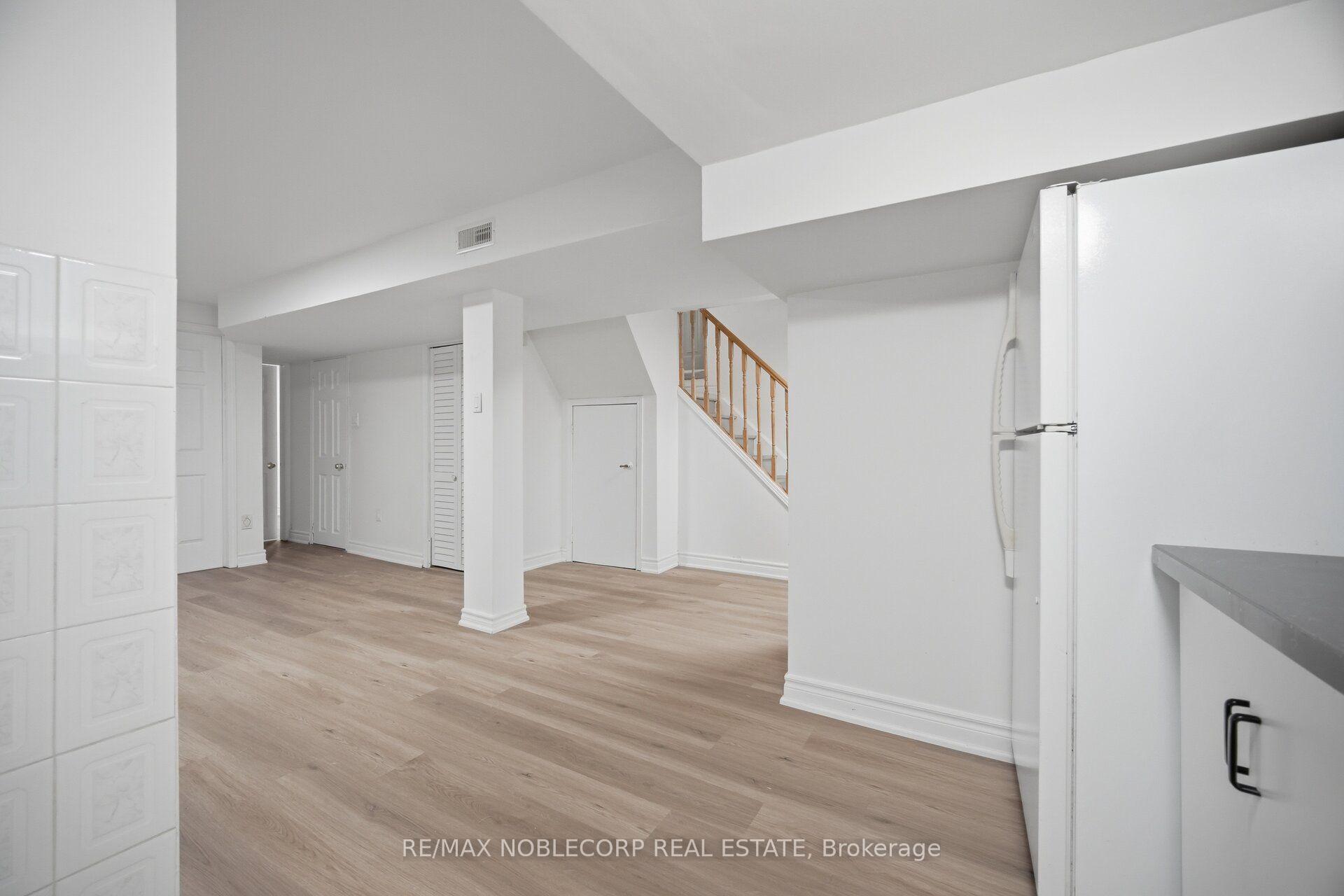 Photo 41 of 66 Cinrickbar Drive, Etobicoke, West Humber-Clairville — HOMEH