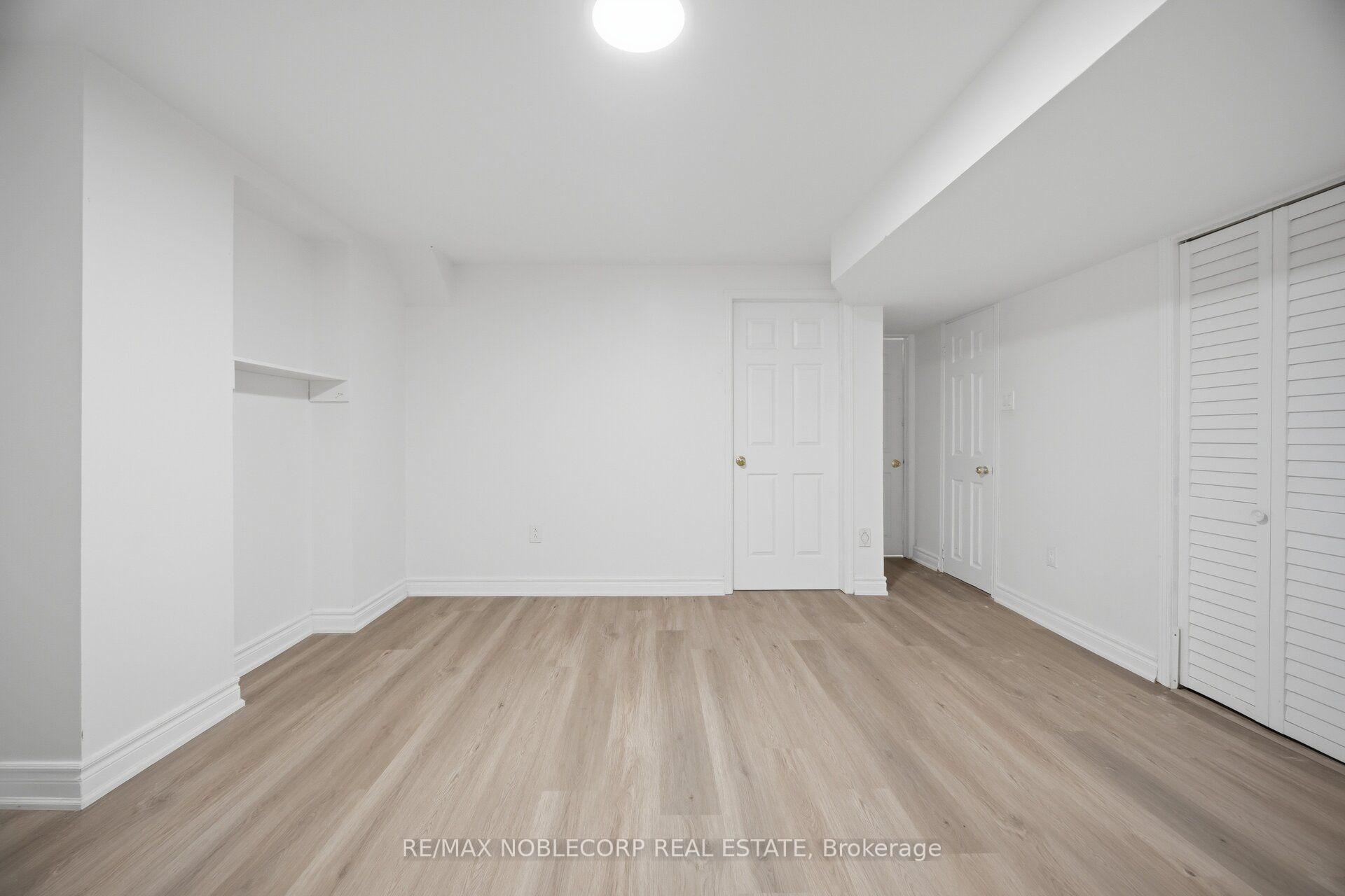 Photo 42 of 66 Cinrickbar Drive, Etobicoke, West Humber-Clairville — HOMEH