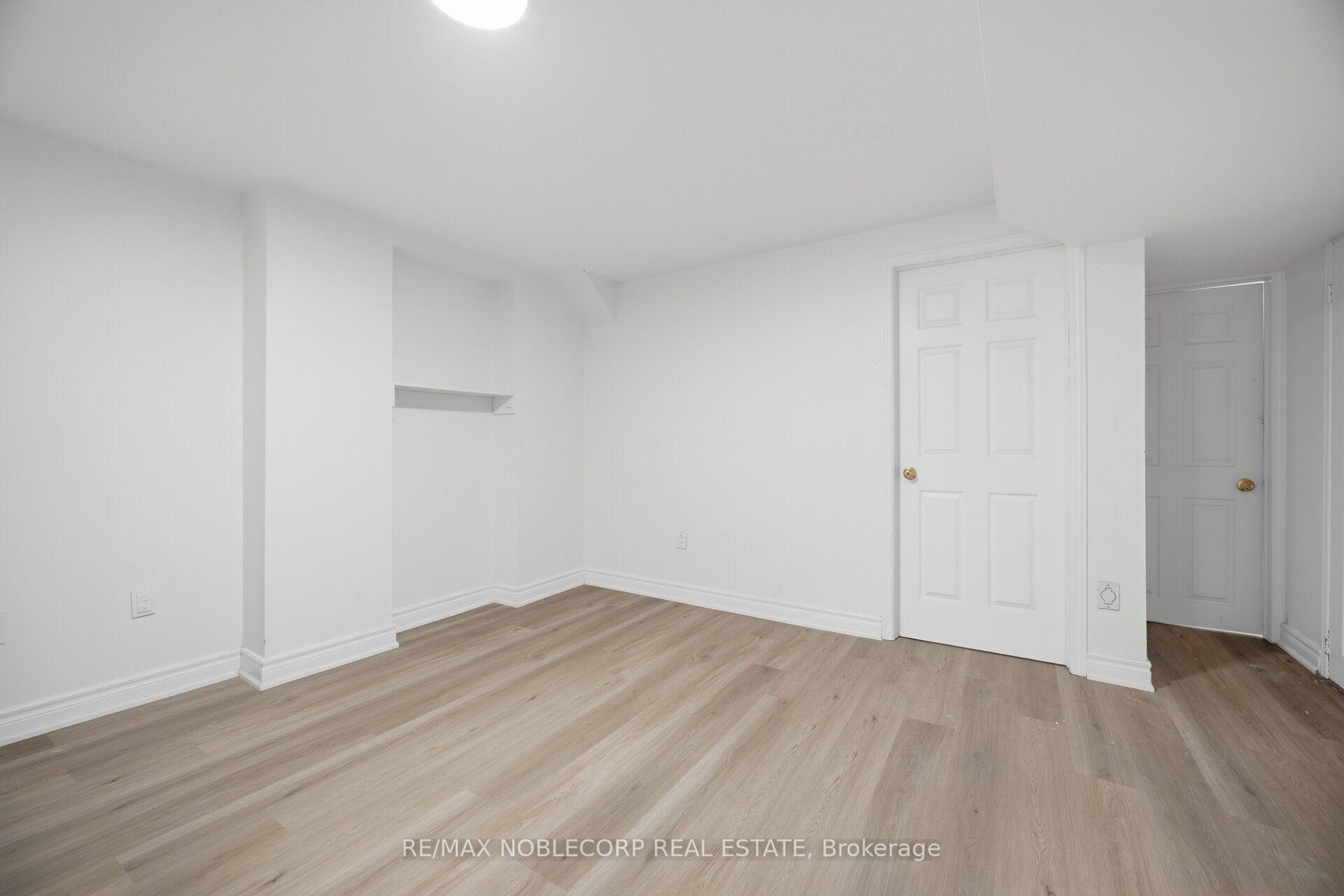 Photo 43 of 66 Cinrickbar Drive, Etobicoke, West Humber-Clairville — HOMEH