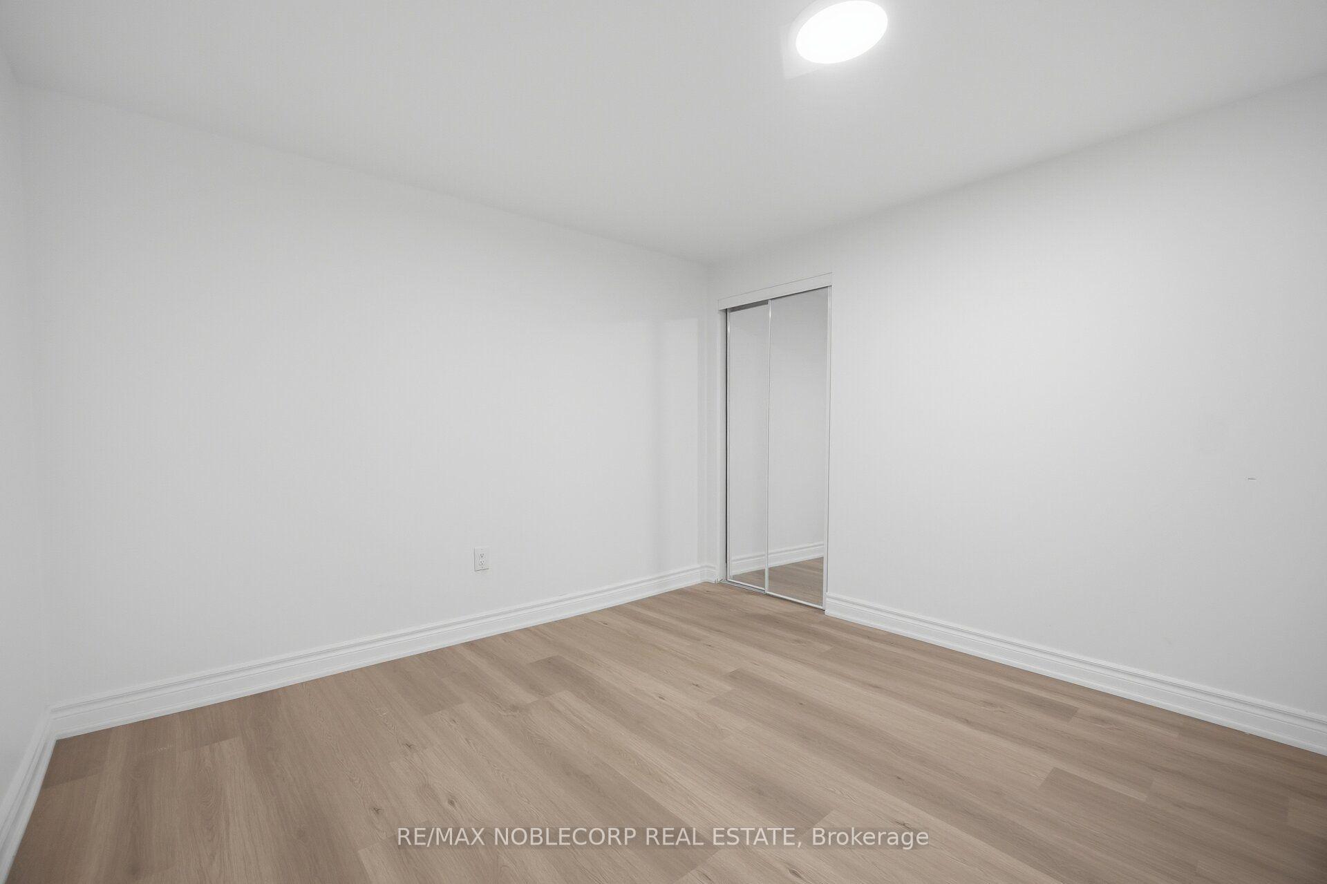Photo 45 of 66 Cinrickbar Drive, Etobicoke, West Humber-Clairville — HOMEH