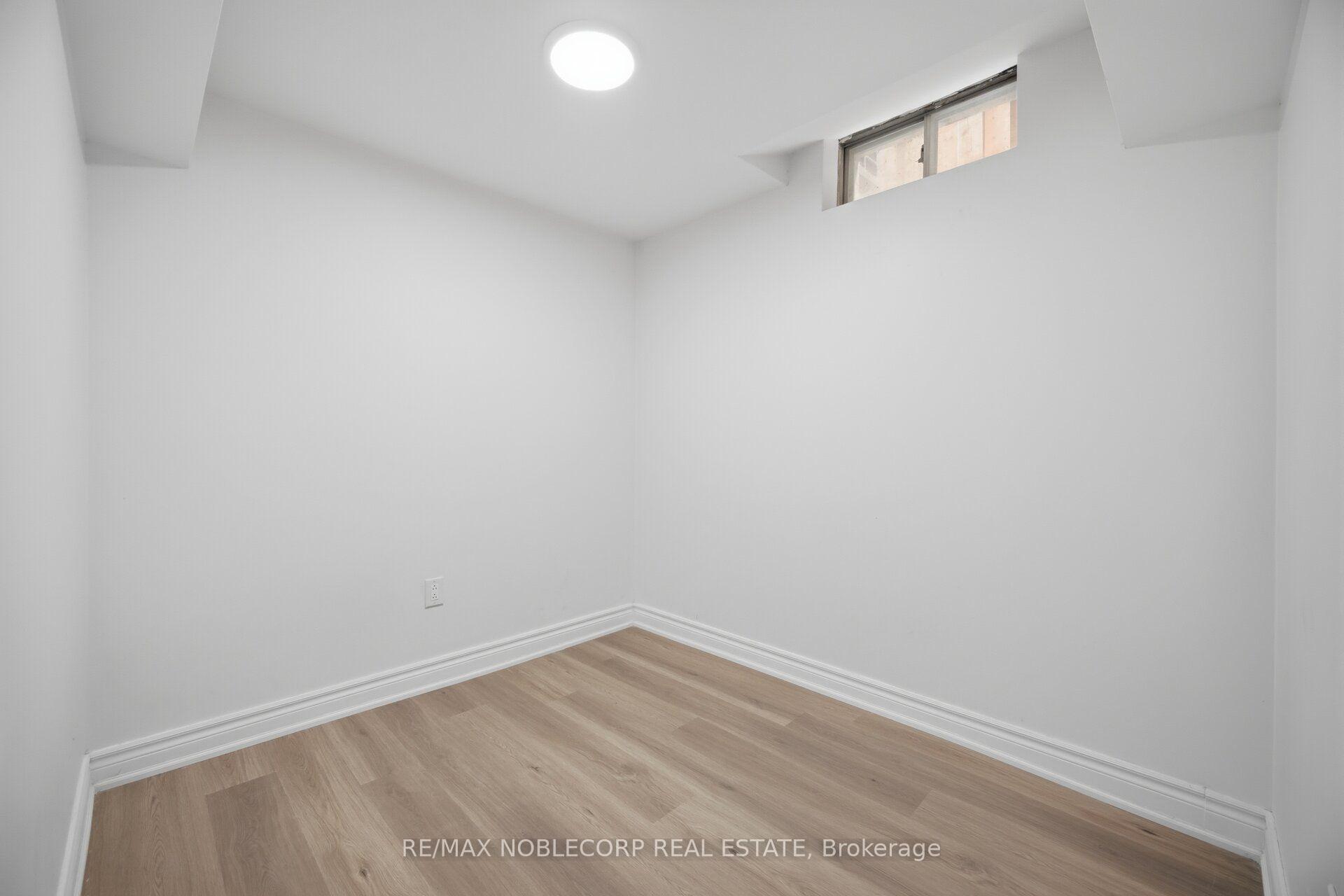 Photo 47 of 66 Cinrickbar Drive, Etobicoke, West Humber-Clairville — HOMEH