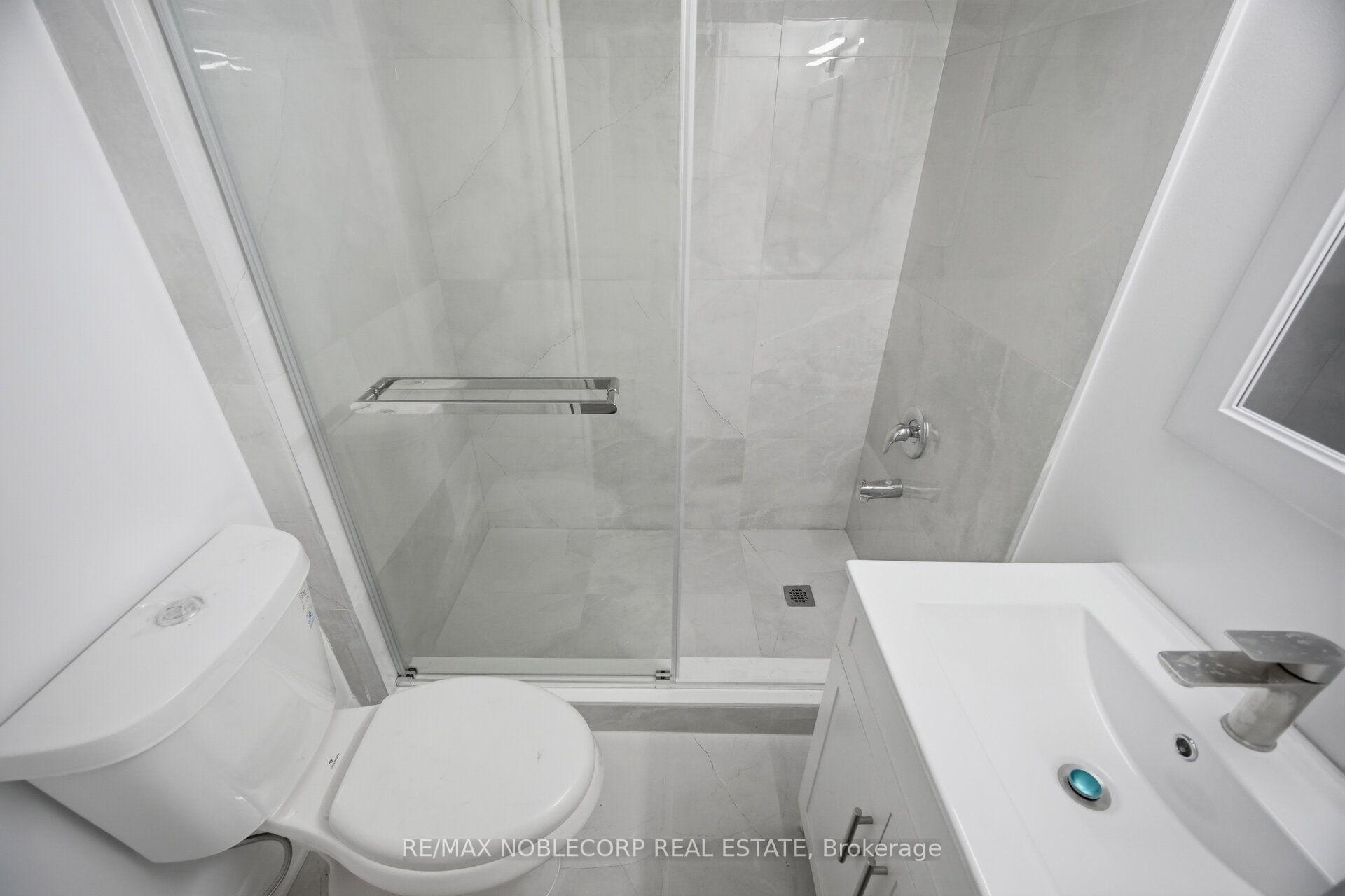 Photo 49 of 66 Cinrickbar Drive, Etobicoke, West Humber-Clairville — HOMEH