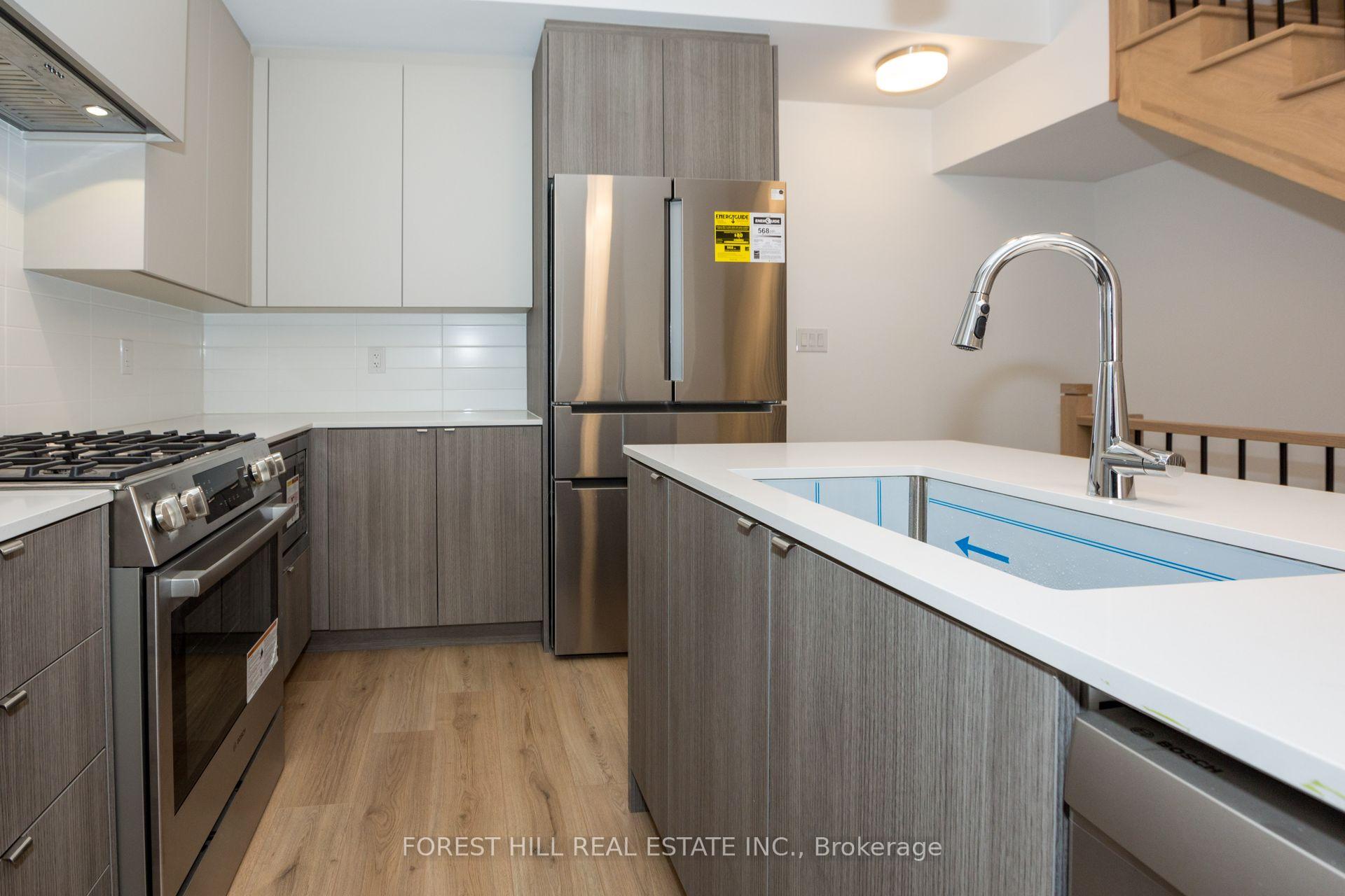 Photo 4 of 138 Alton Crescent, Vaughan, Uplands — HOMEH