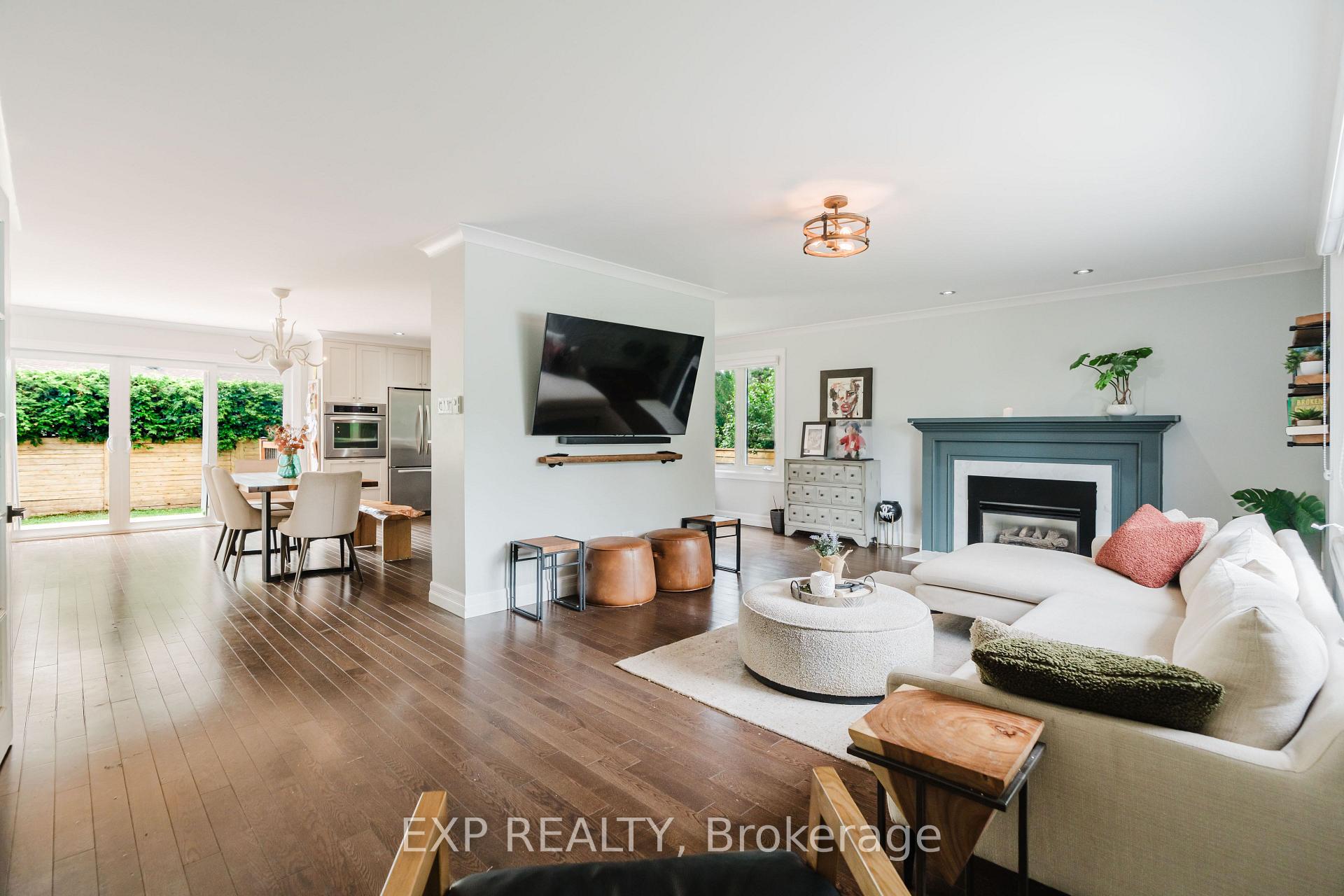 Photo 6 of 2136 Fillmore Crescent, Ottawa, Beacon Hill North — HOMEH