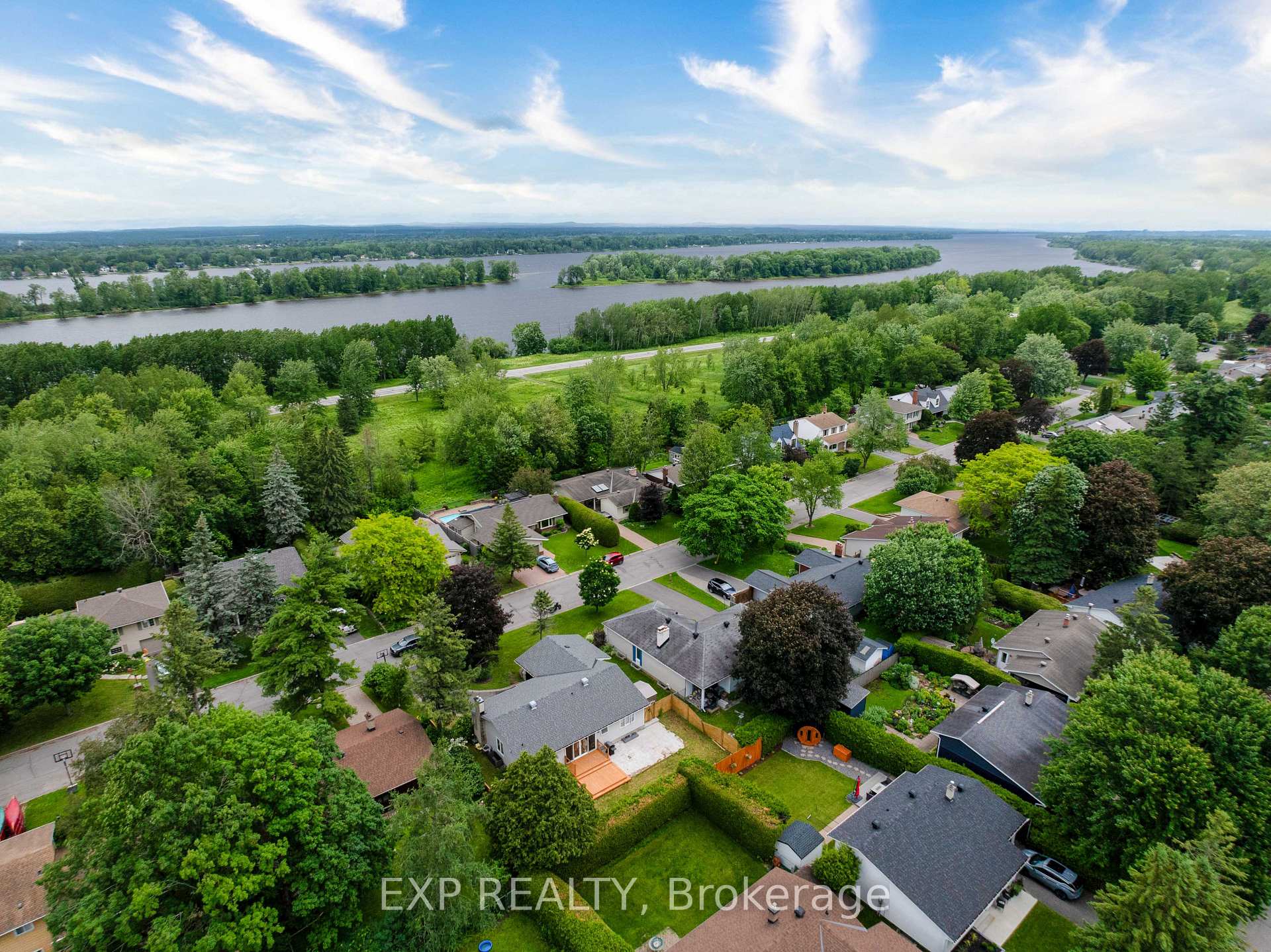Photo 39 of 2136 Fillmore Crescent, Ottawa, Beacon Hill North — HOMEH