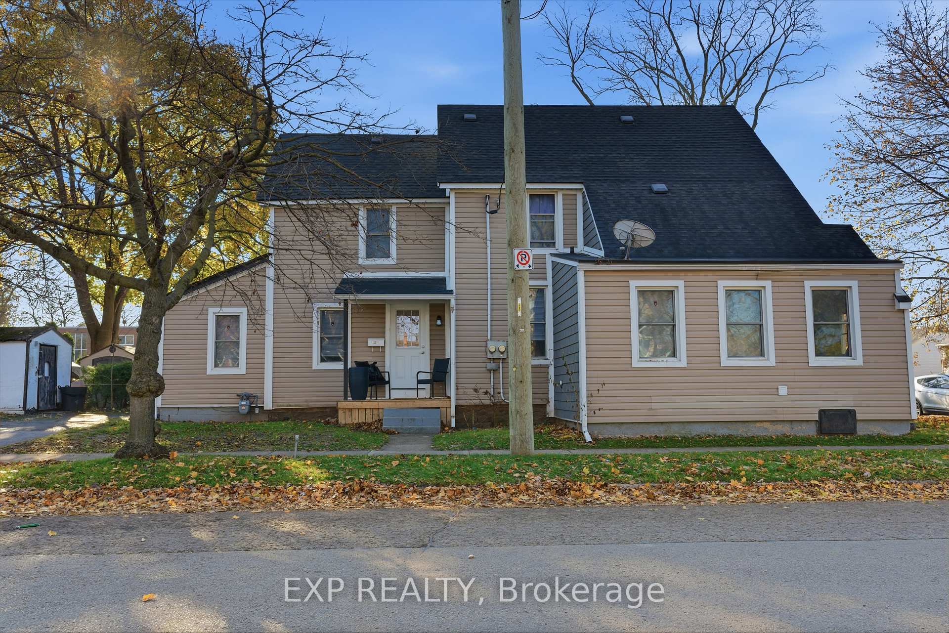 Photo 3 of 20 Henry Street, St. Catharines, Downtown — HOMEH