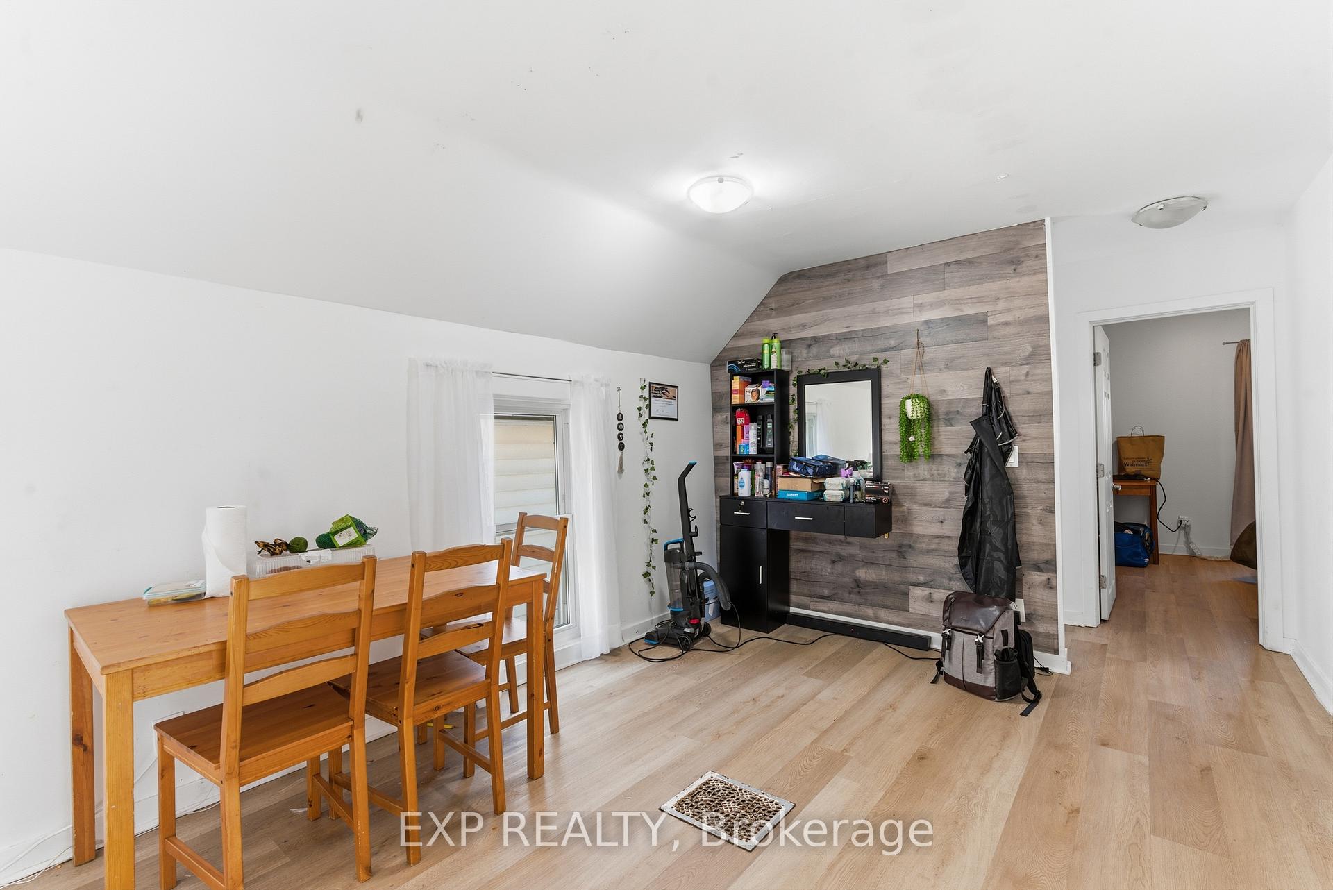 Photo 8 of 20 Henry Street, St. Catharines, Downtown — HOMEH