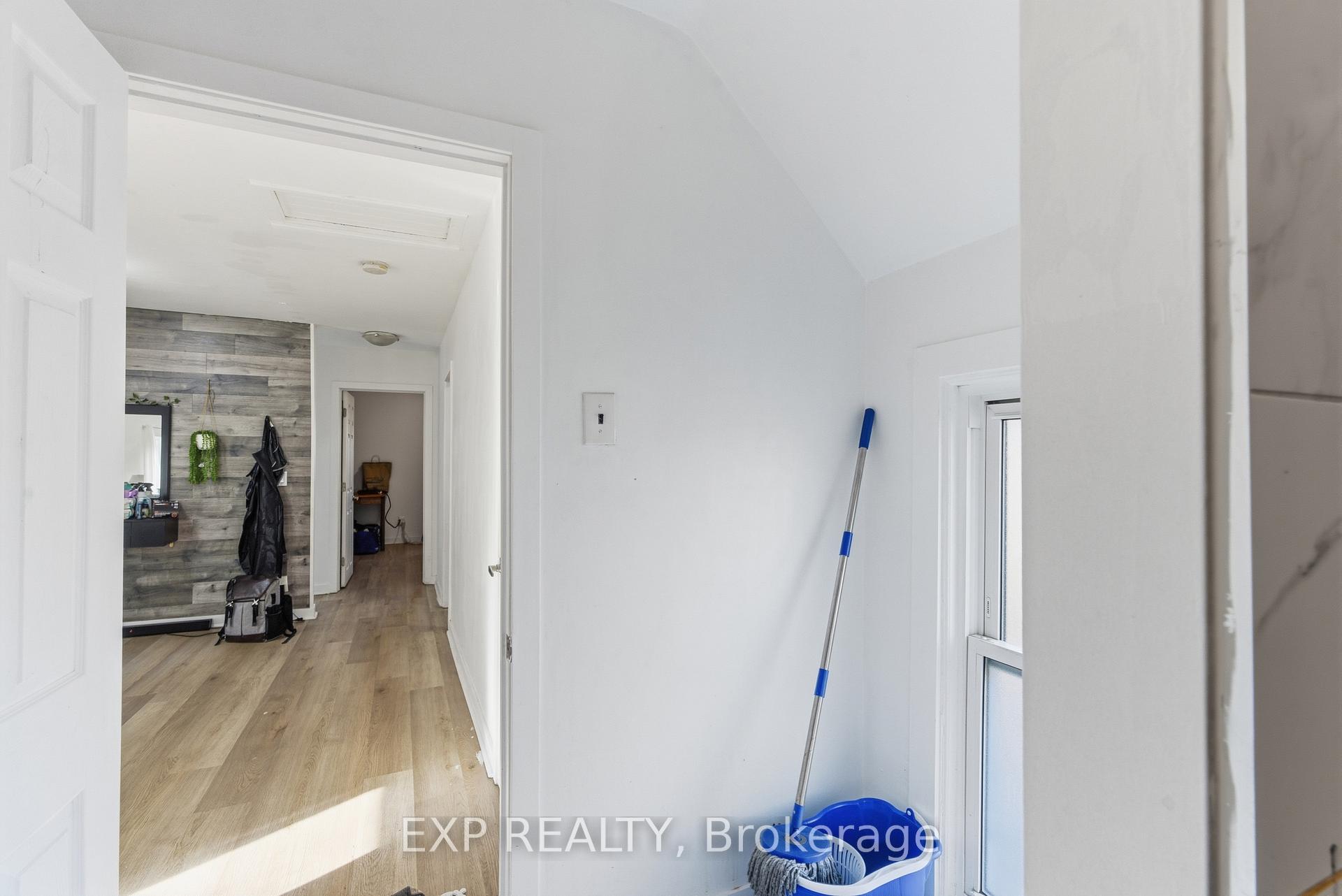 Photo 10 of 20 Henry Street, St. Catharines, Downtown — HOMEH
