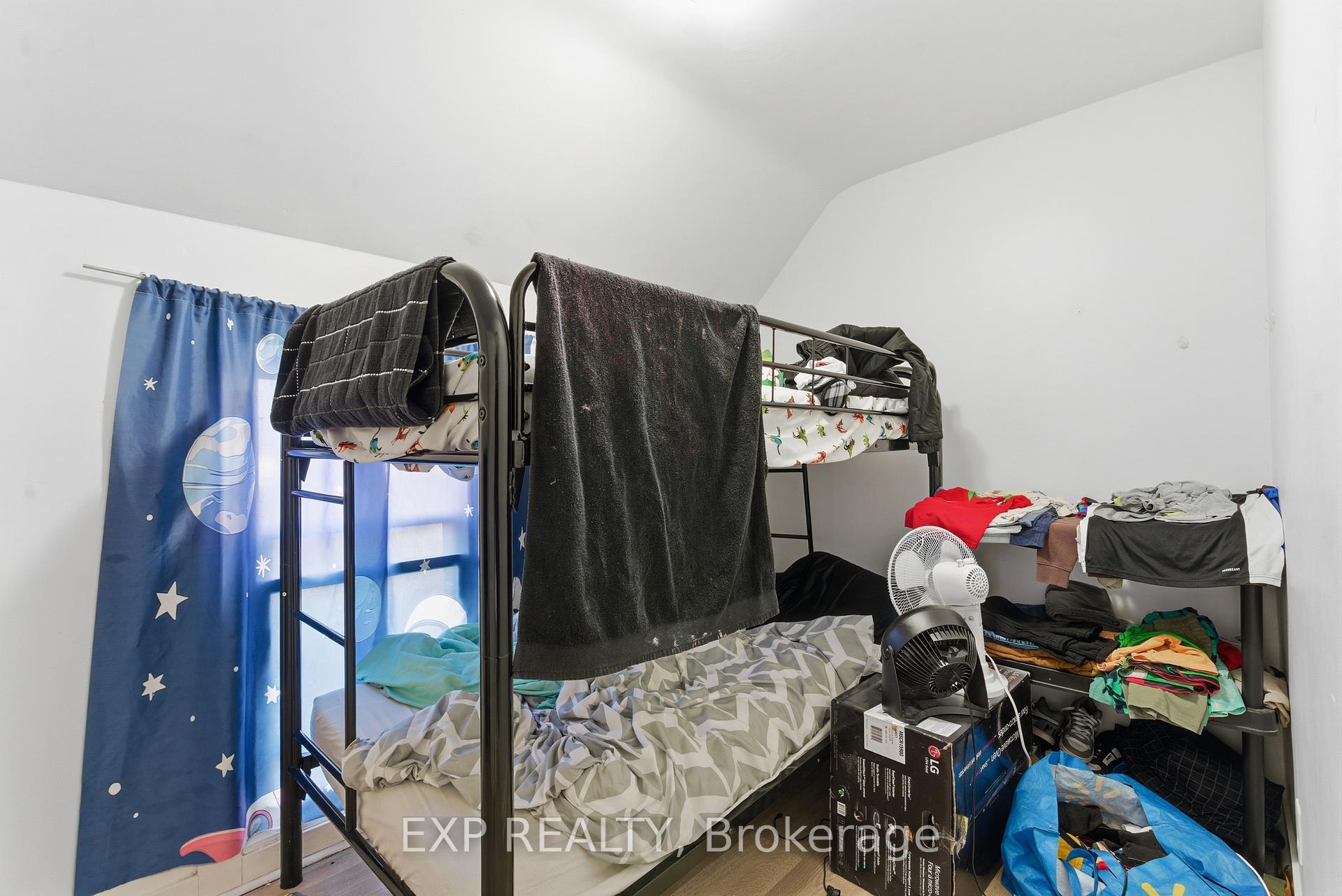 Photo 11 of 20 Henry Street, St. Catharines, Downtown — HOMEH