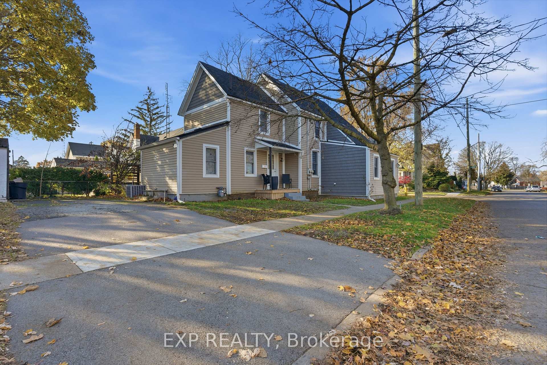Photo 4 of 20 Henry Street, St. Catharines, Downtown — HOMEH