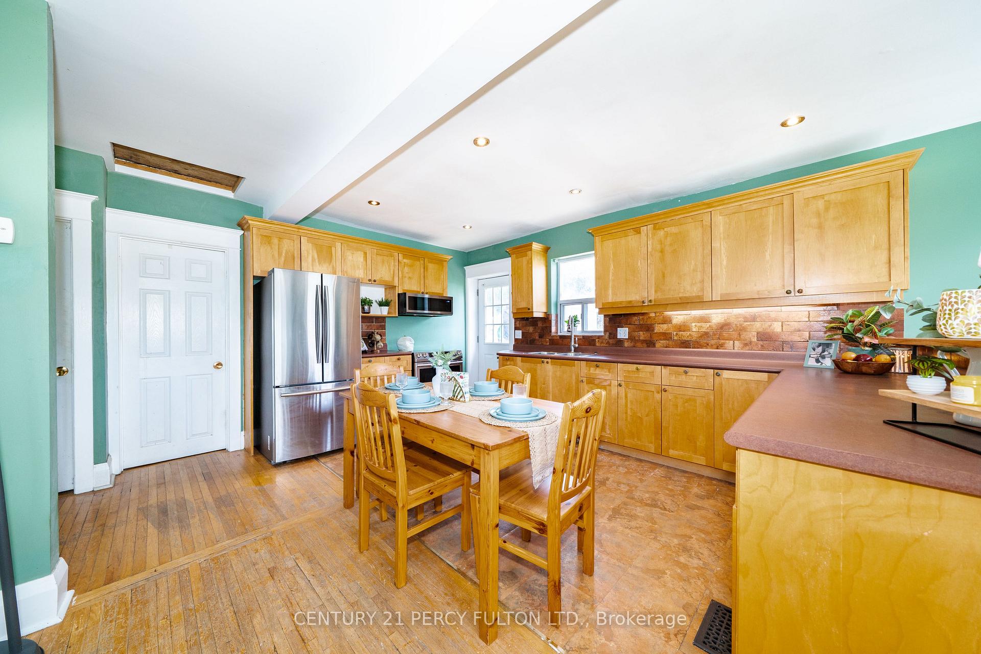 Photo 4 of 74 St. Dunstan Drive, Scarborough, Oakridge — HOMEH