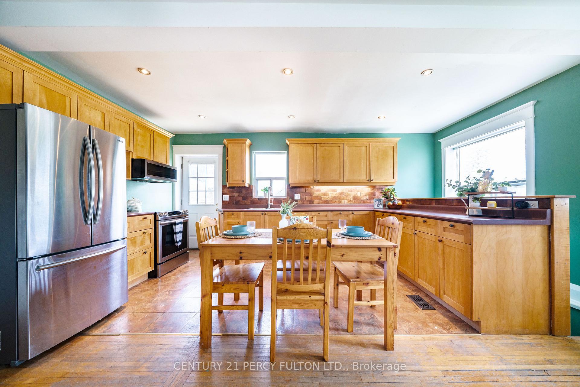 Photo 6 of 74 St. Dunstan Drive, Scarborough, Oakridge — HOMEH