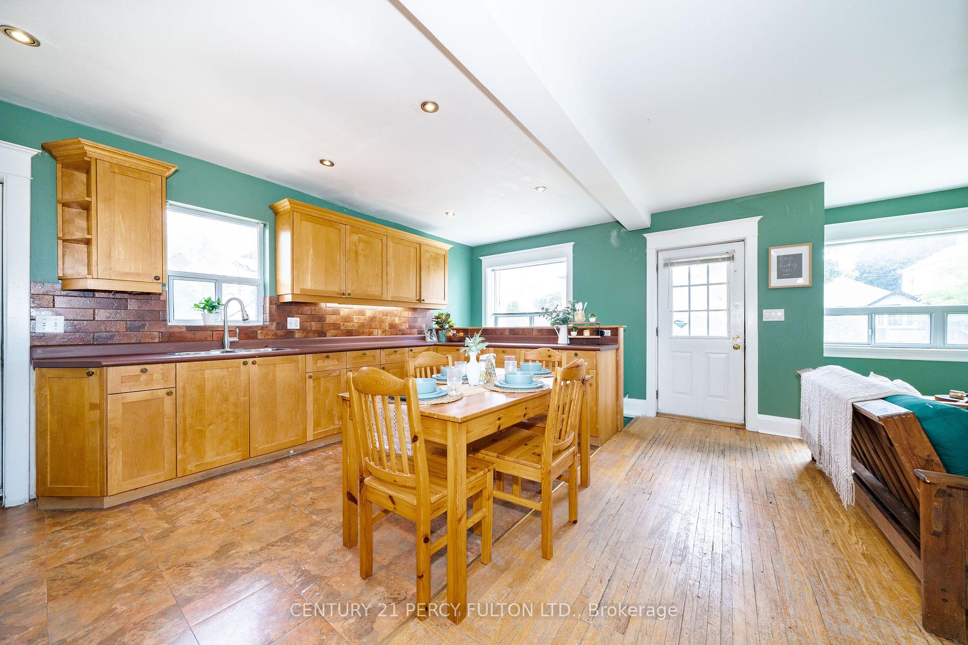 Photo 10 of 74 St. Dunstan Drive, Scarborough, Oakridge — HOMEH