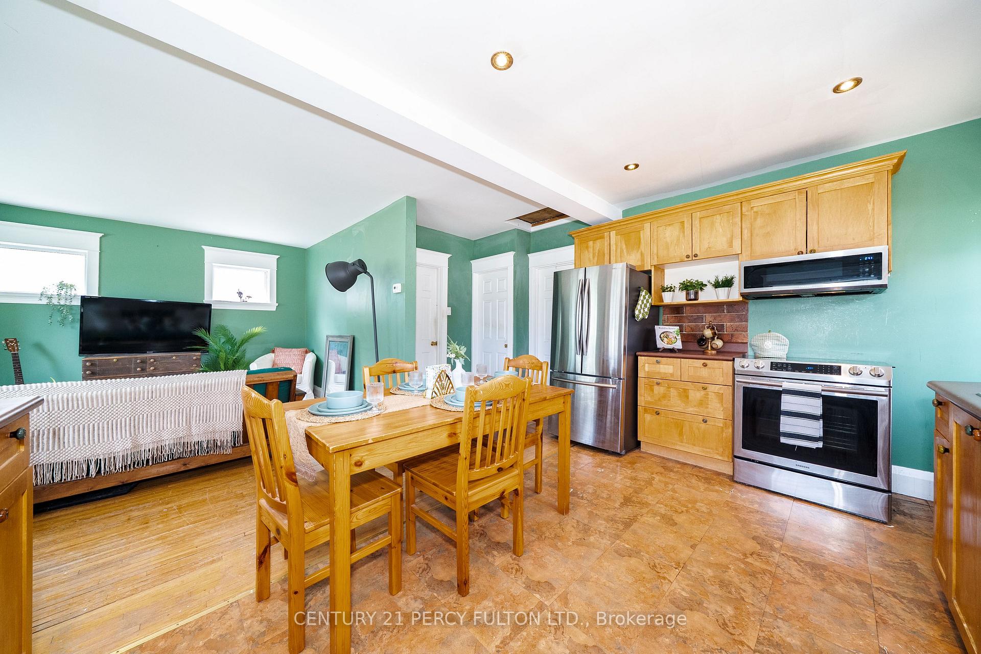 Photo 11 of 74 St. Dunstan Drive, Scarborough, Oakridge — HOMEH