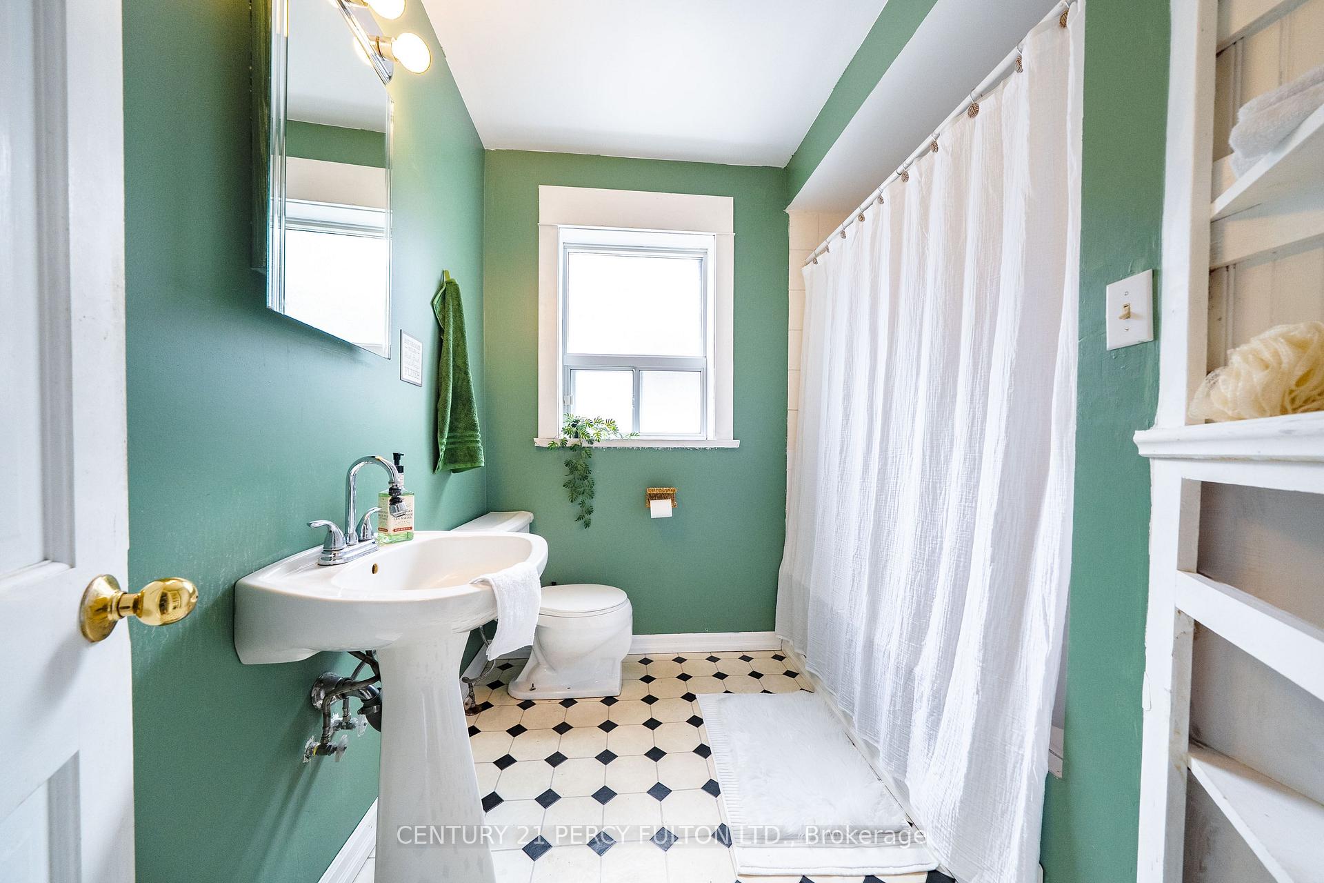 Photo 12 of 74 St. Dunstan Drive, Scarborough, Oakridge — HOMEH