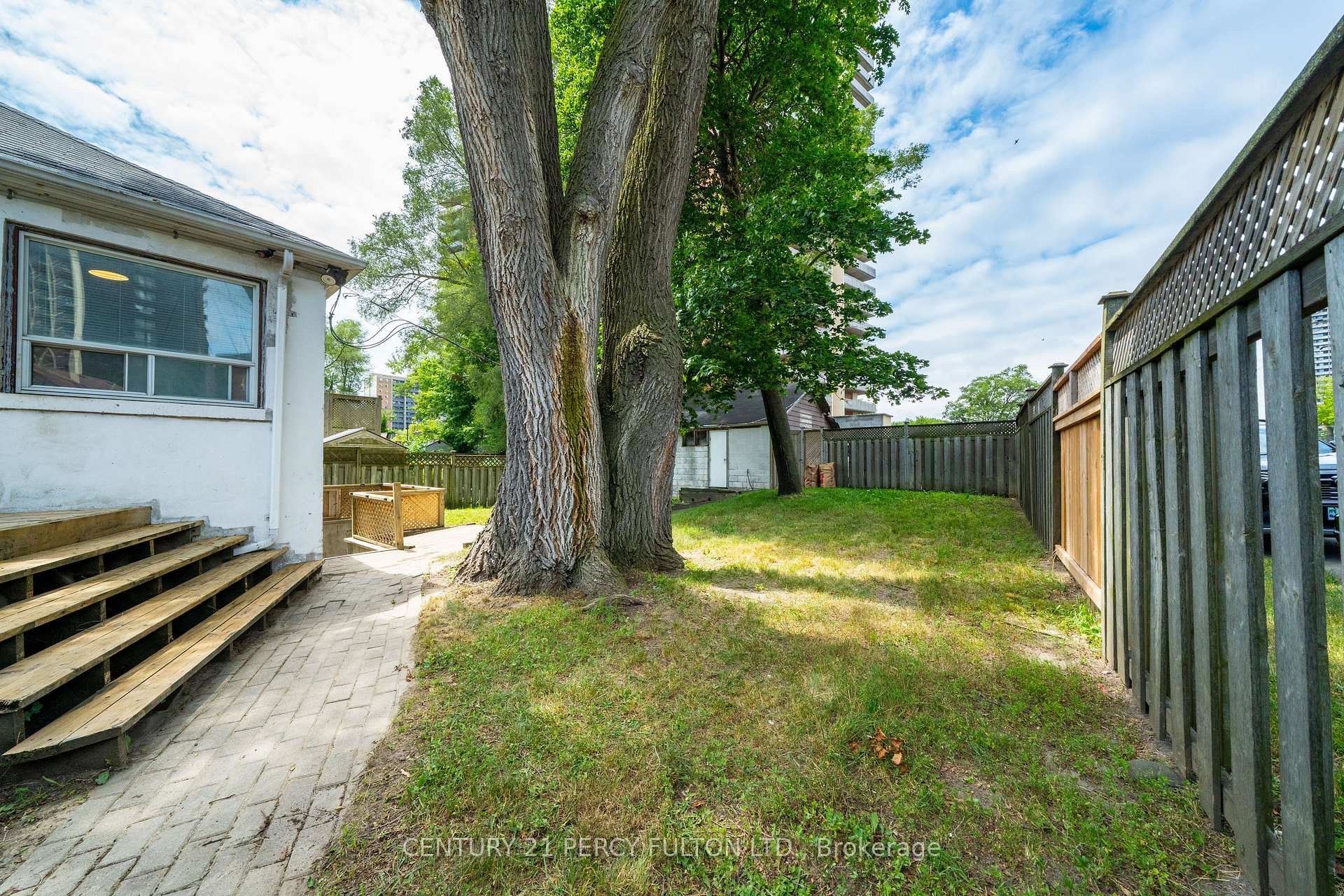 Photo 17 of 74 St. Dunstan Drive, Scarborough, Oakridge — HOMEH