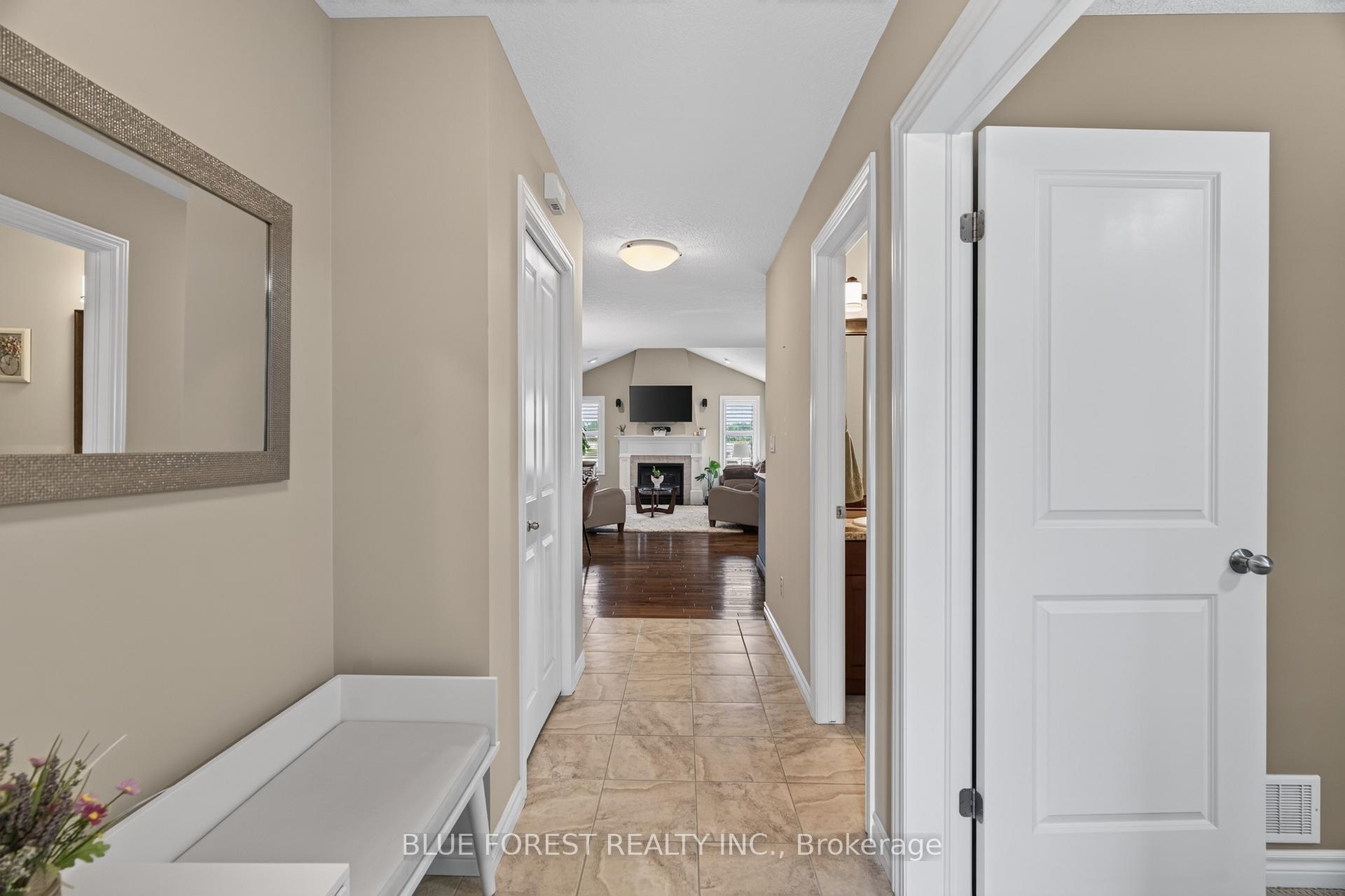 Photo 8 of 3 Sutherland Court, St. Thomas — HOMEH