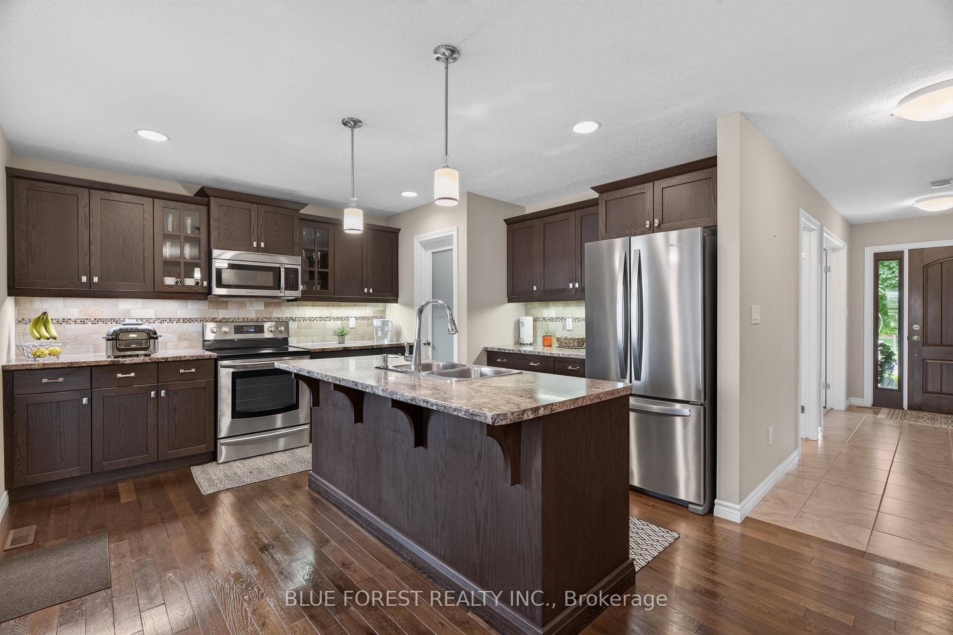 Photo 14 of 3 Sutherland Court, St. Thomas — HOMEH